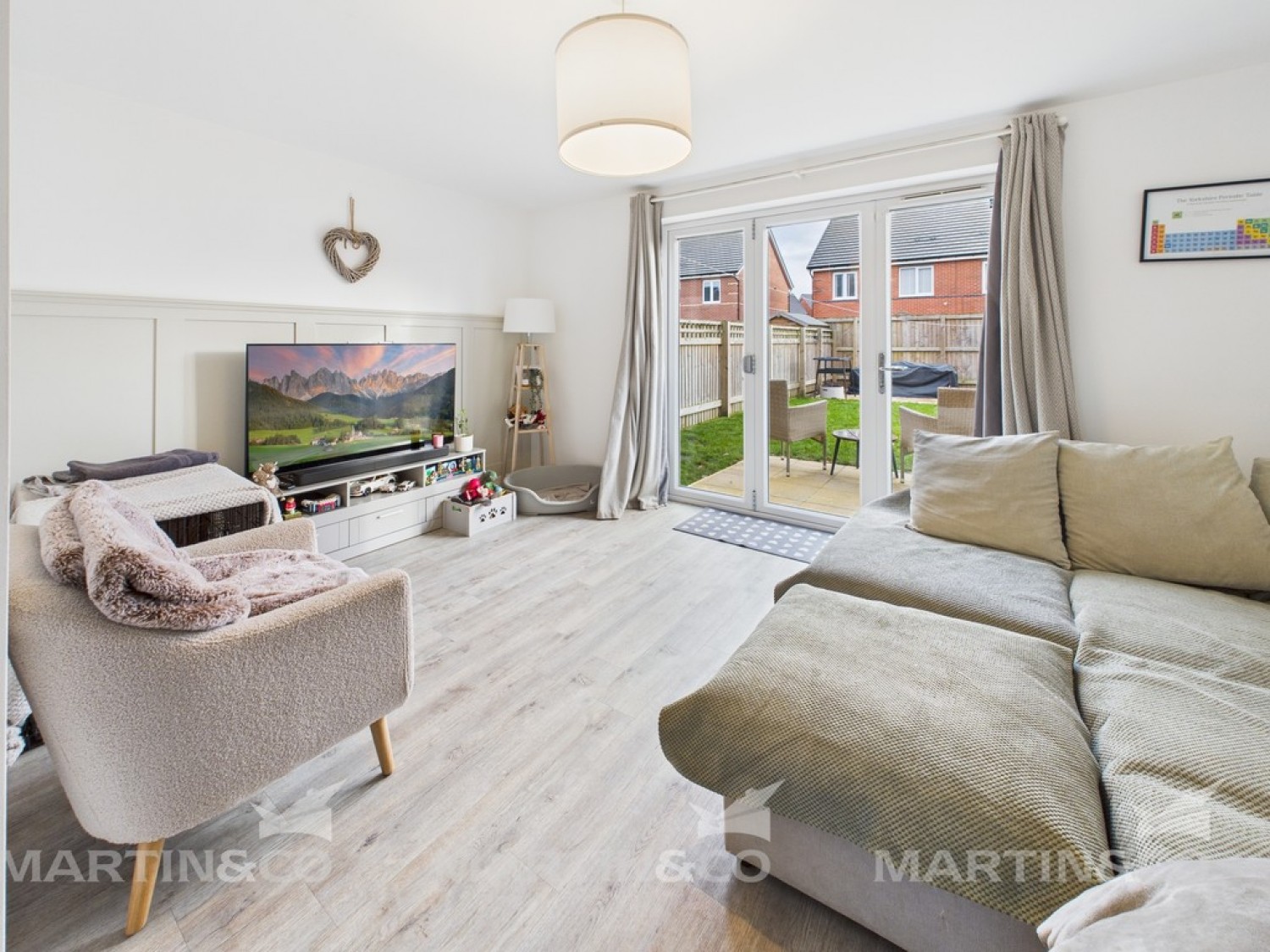 Shield Close , Hatfield