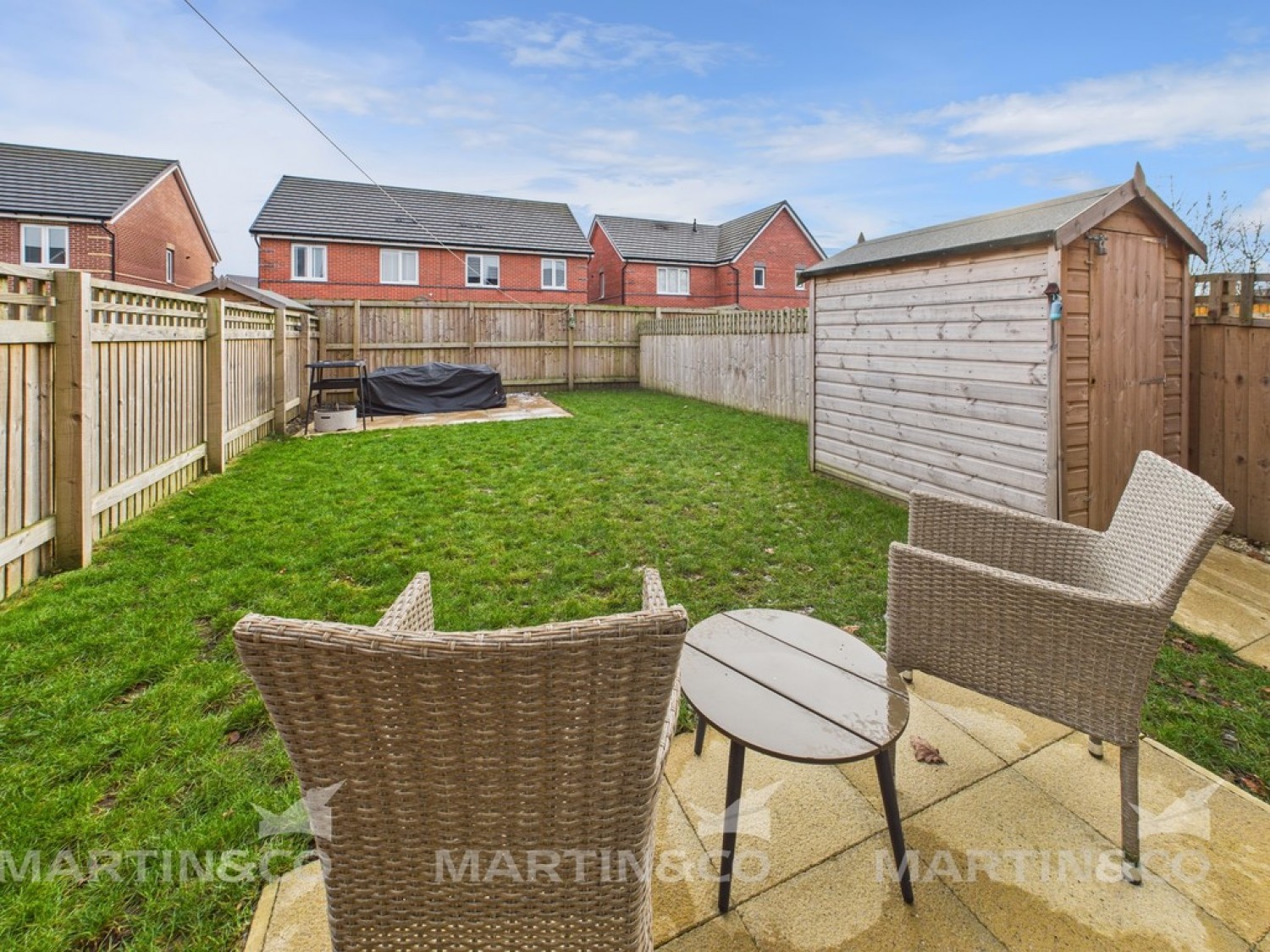 Shield Close , Hatfield