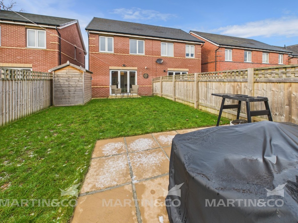 Shield Close , Hatfield