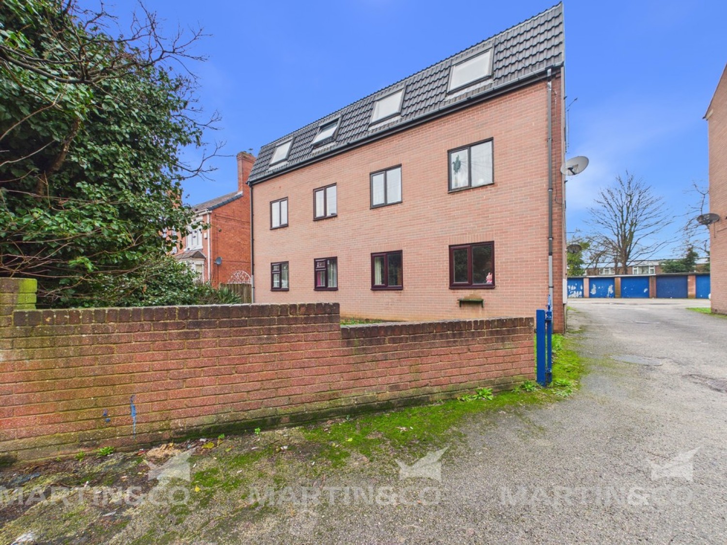 2 bedroom Flat for Sale Travis Court, Shadyside