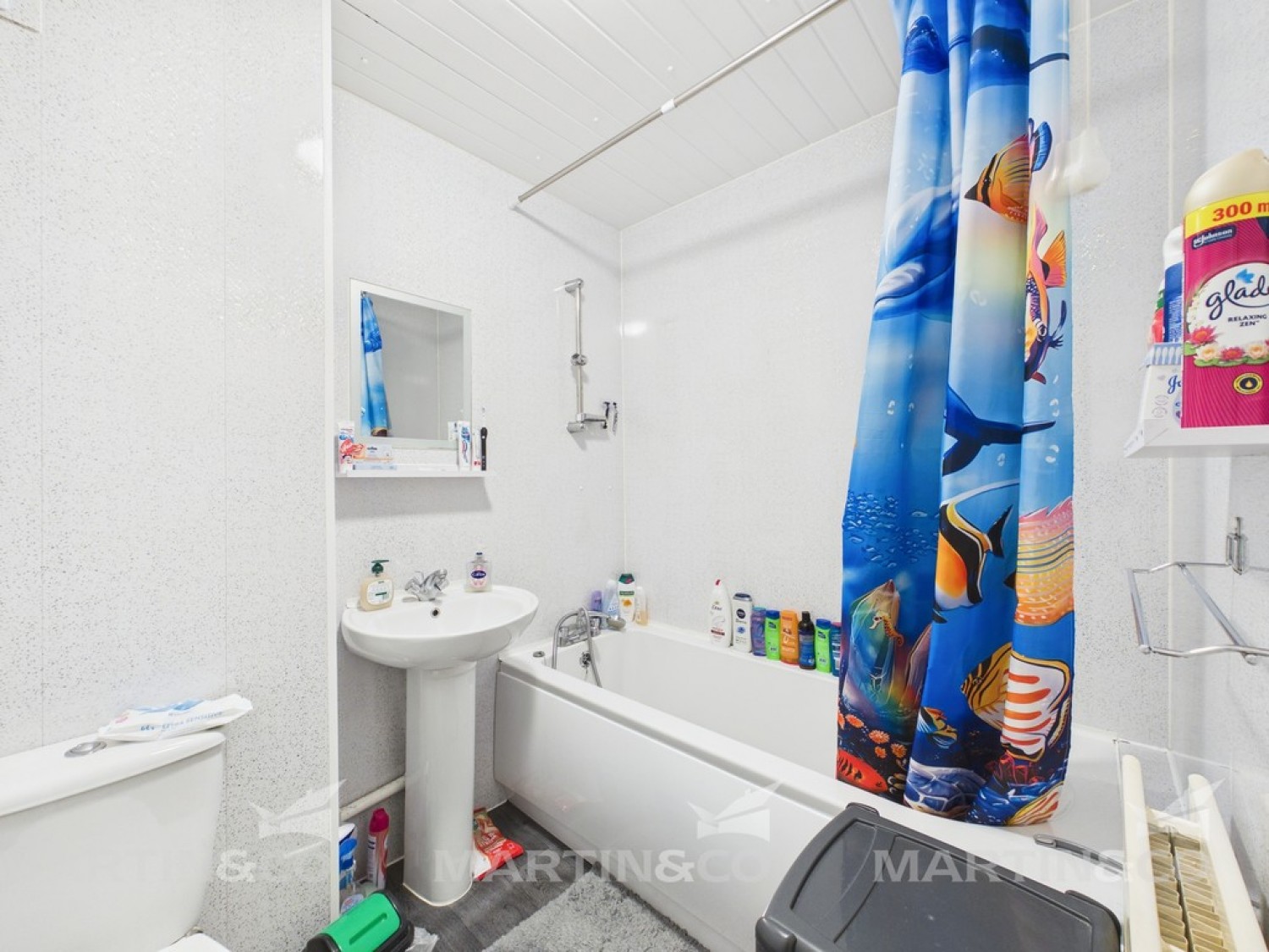 2 bedroom Flat for Sale Travis Court, Shadyside