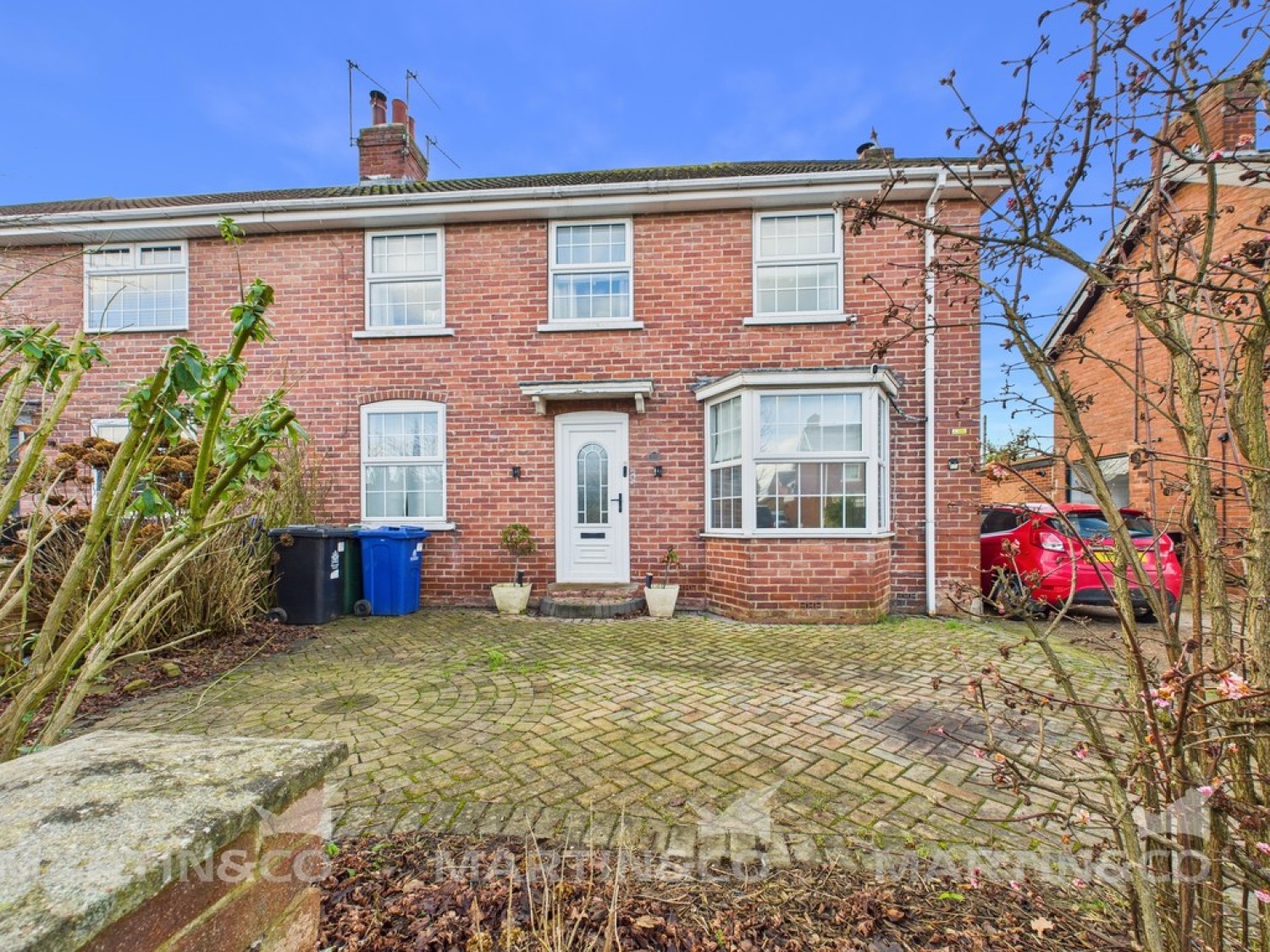 3 bedroom House in Sutton Road, Kirk Sandall
