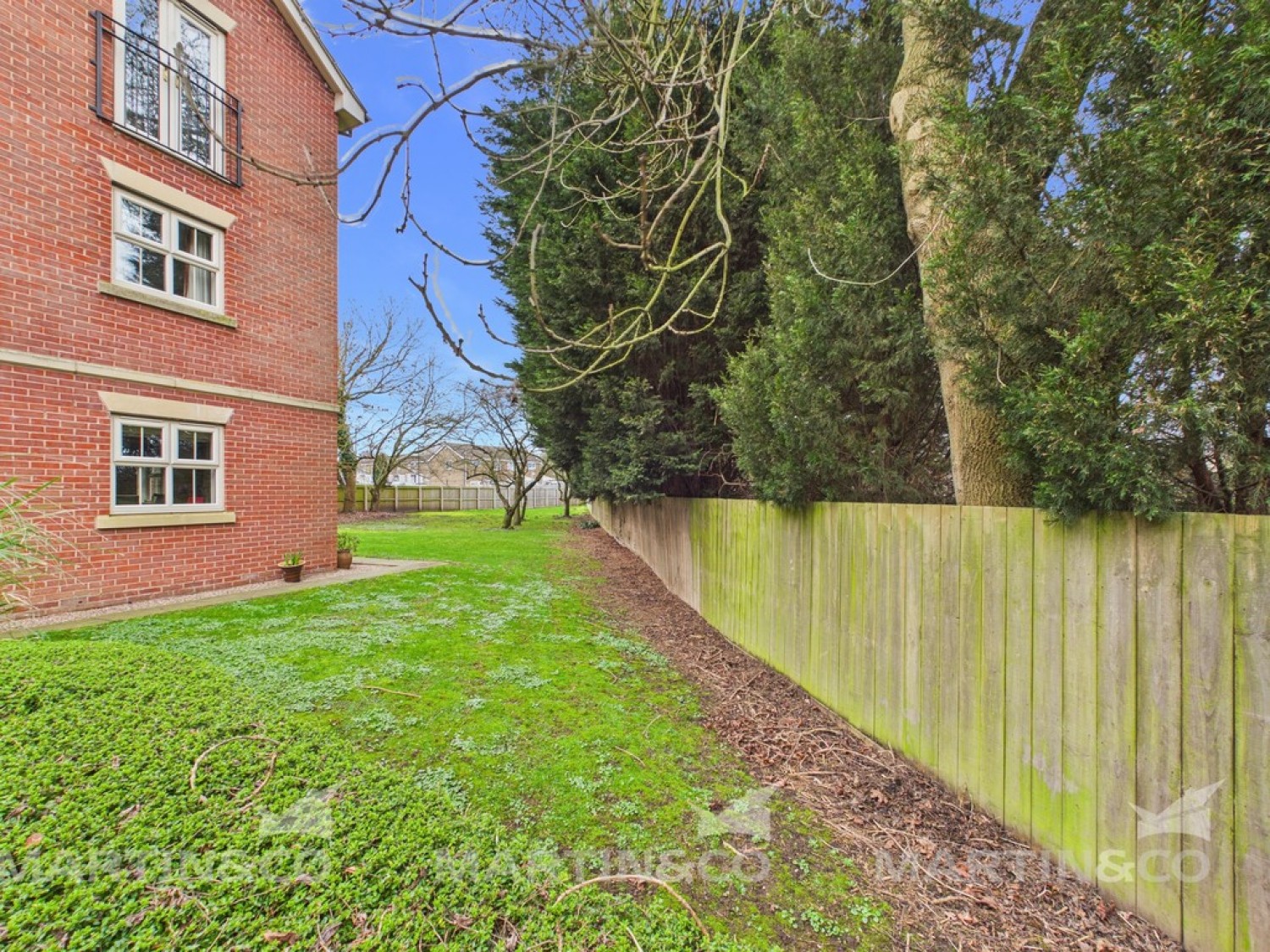 2 bedroom Flat for Sale Carr Lane, Bessacarr, Doncaster