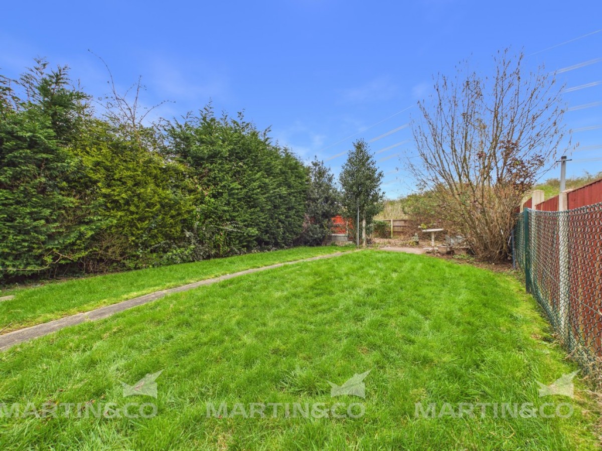 Dickan Gardens , Armthorpe