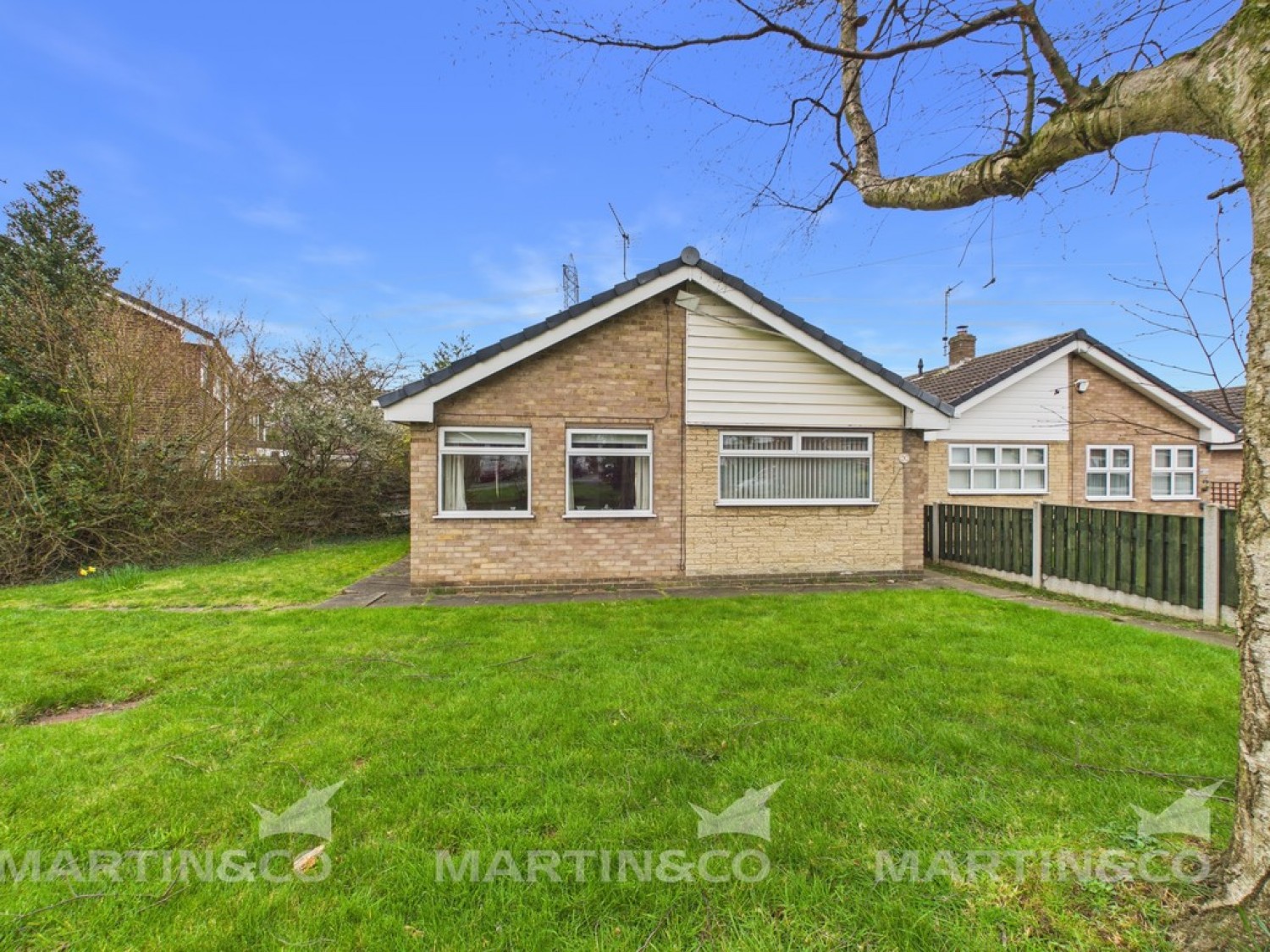 2 bedroom Bungalow for Sale Dickan Gardens , Armthorpe