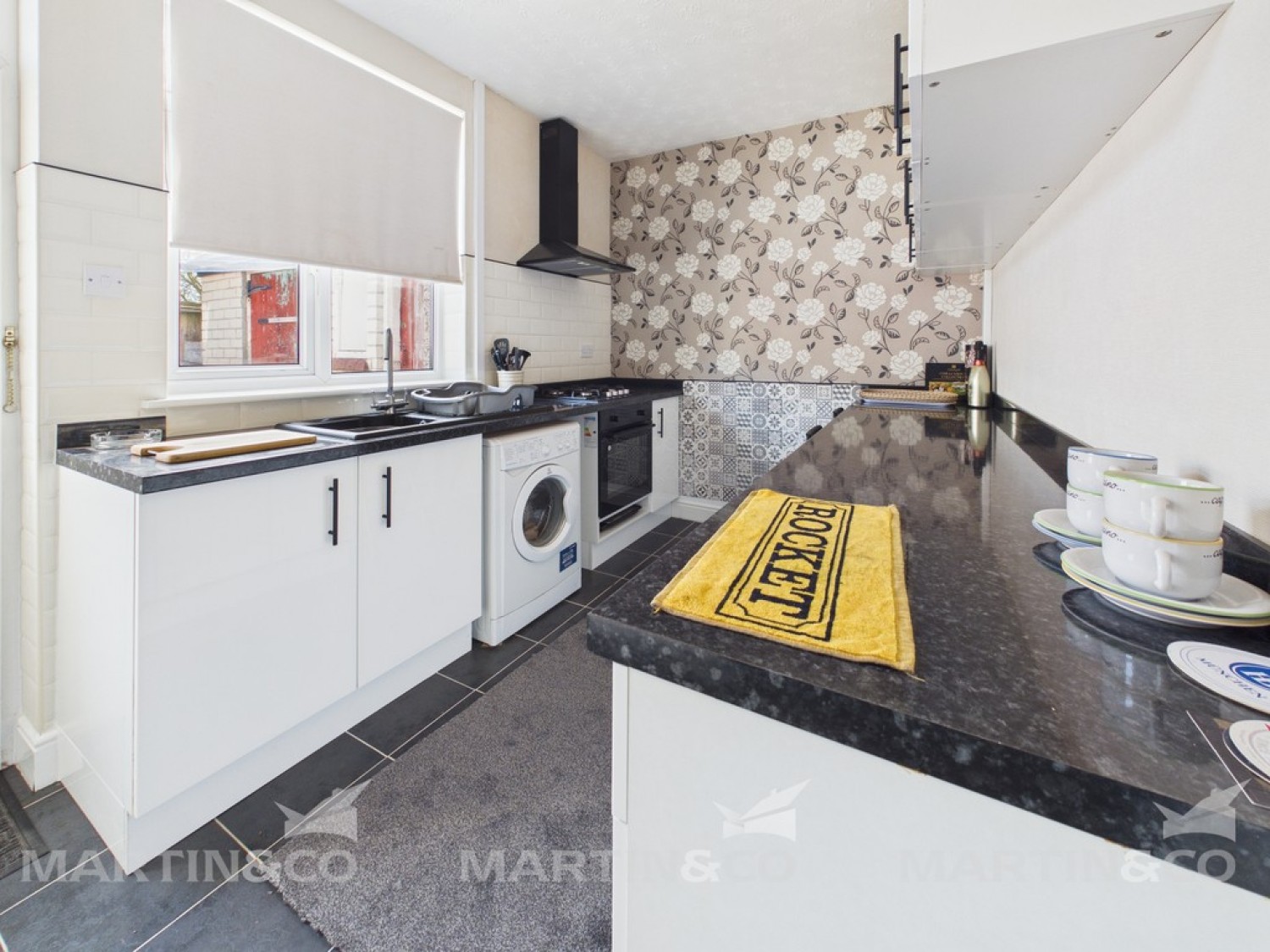 2 bedroom House for Sale The Avenue, Bentley