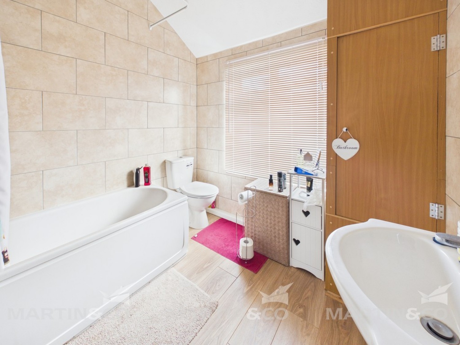 2 bedroom House for Sale The Avenue, Bentley