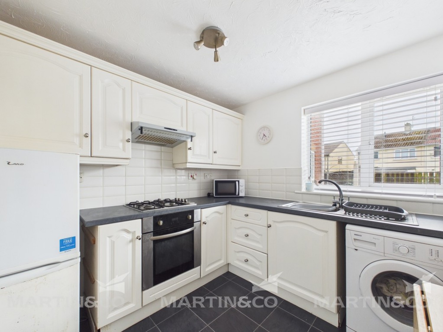 2 bedroom Flat for Sale Moat Croft, Scawthorpe