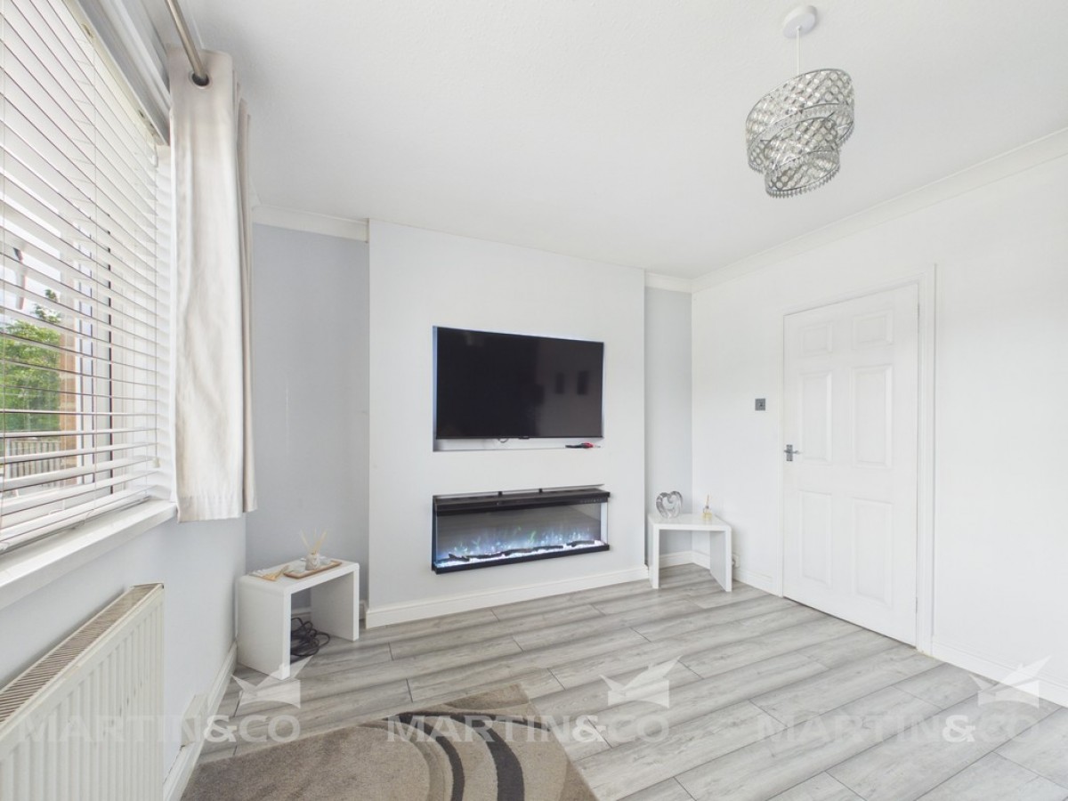 Locksley Avenue, Edenthorpe