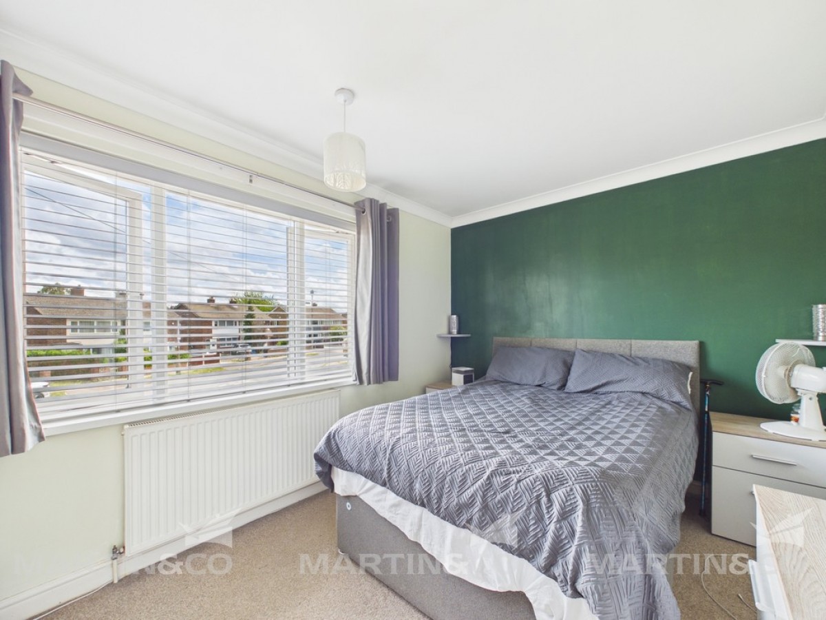 Locksley Avenue, Edenthorpe
