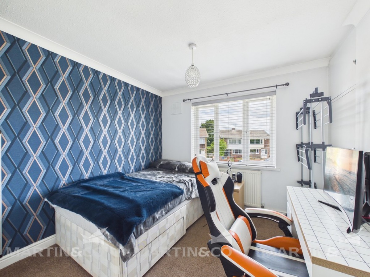 Locksley Avenue, Edenthorpe