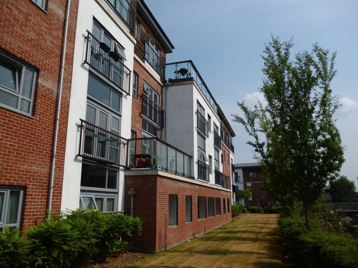 Calder Court, Riverside Close