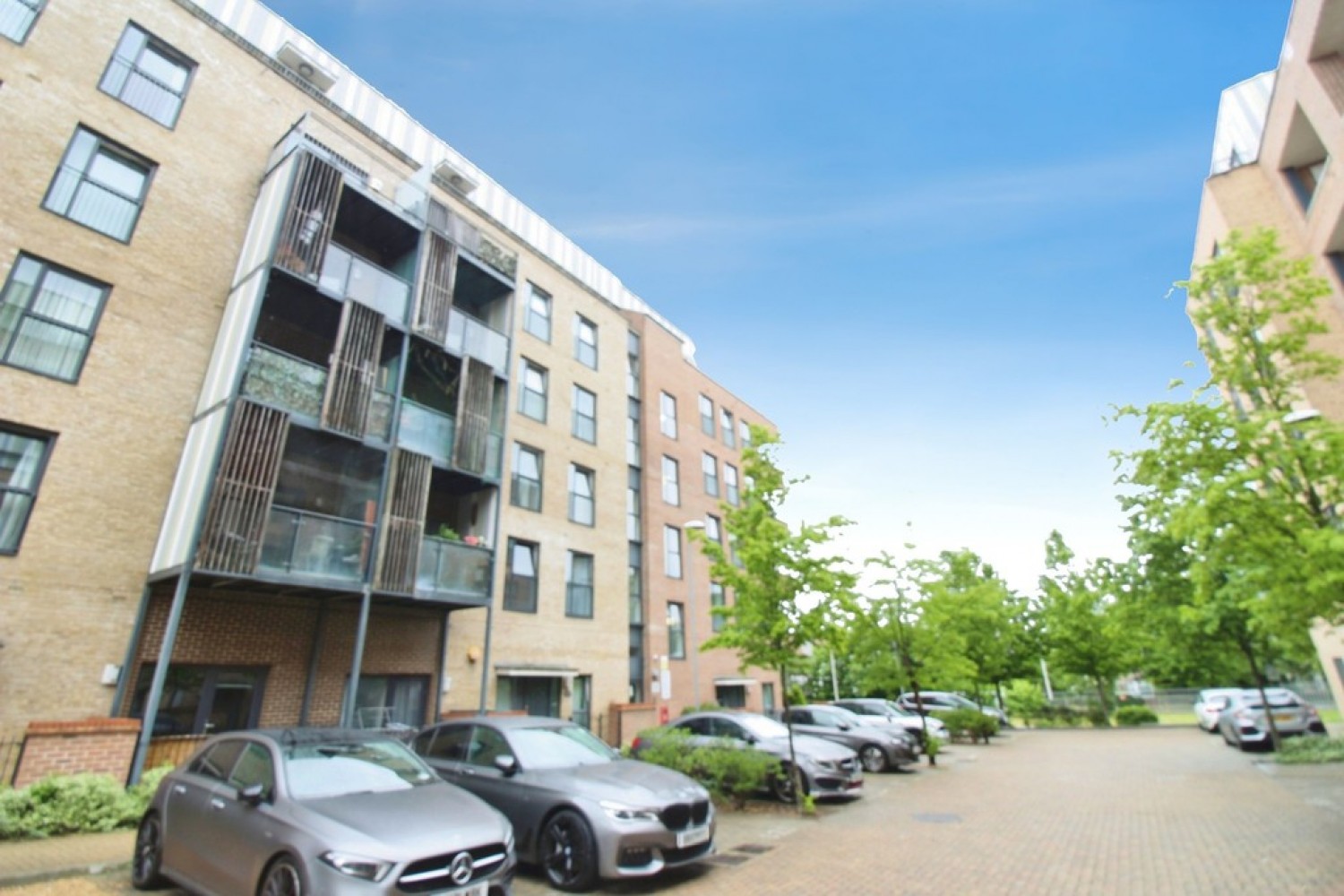 2 bedroom Flat for Sale Pulse Court, Romford