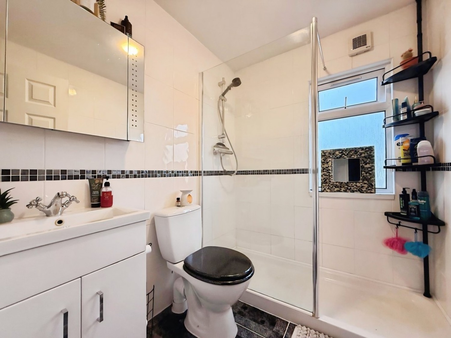 3 bedroom Park home in West End Park, Long Lane