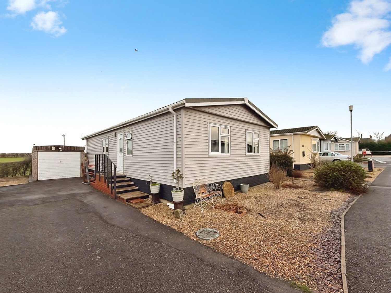 3 bedroom Park home in West End Park, Long Lane