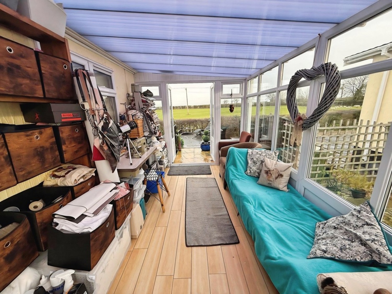 3 bedroom Park home in West End Park, Long Lane