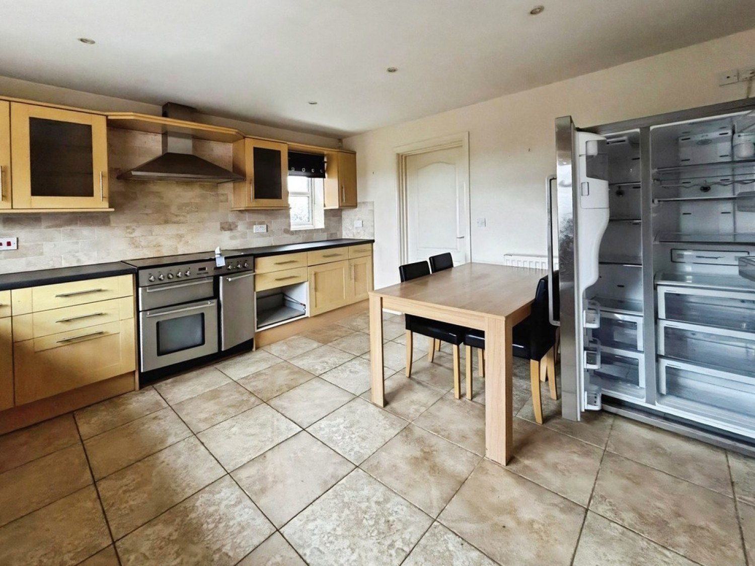 4 bedroom House in Meadow View