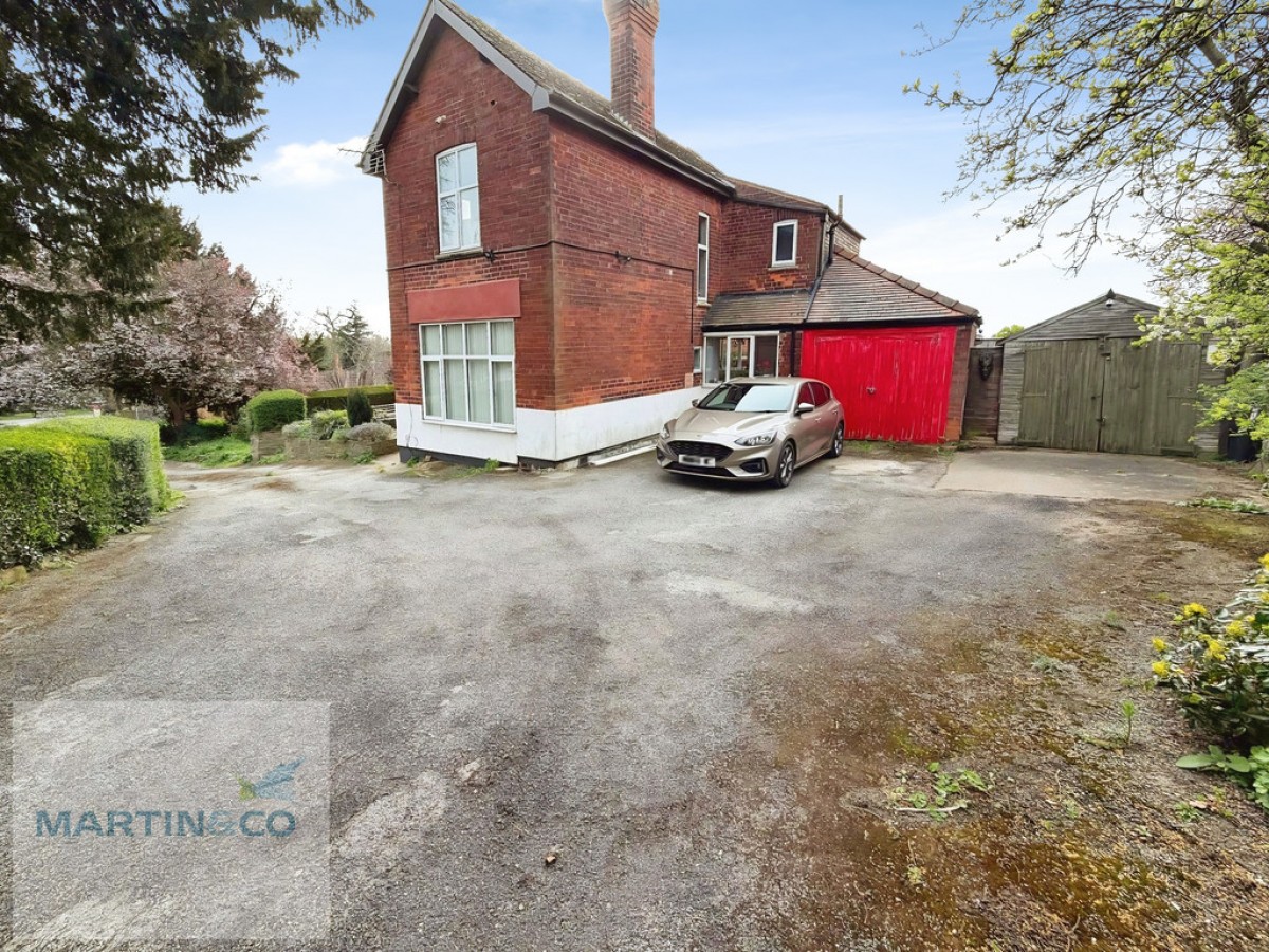 Lime Tree Avenue, Gainsborough, Lincs