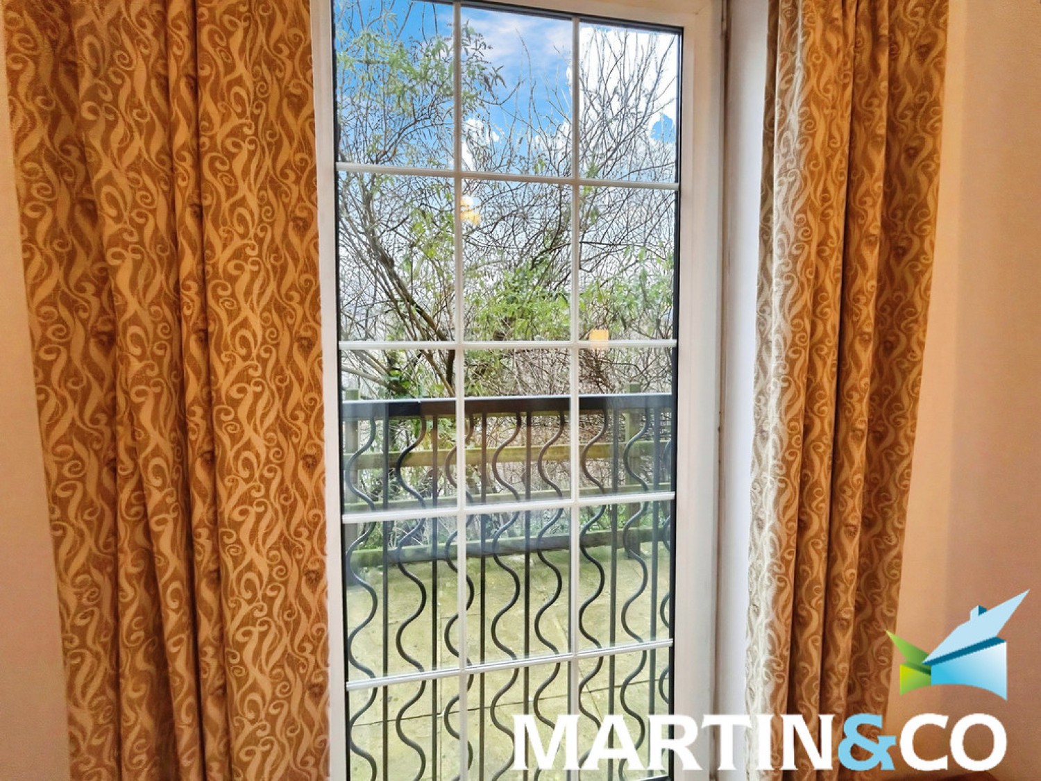 2 bedroom Flat for Letting St Christophers Walk, Bishopgate