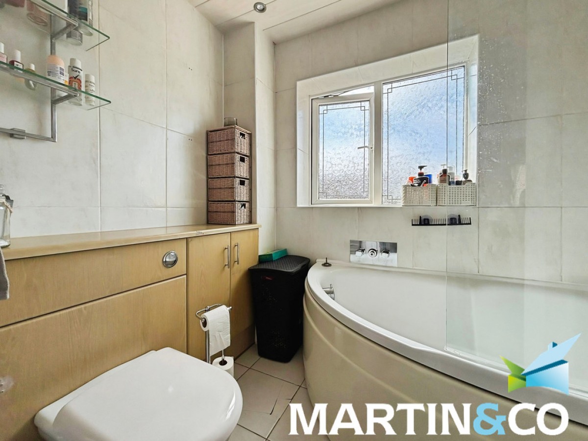Heathfield Close, Tingley