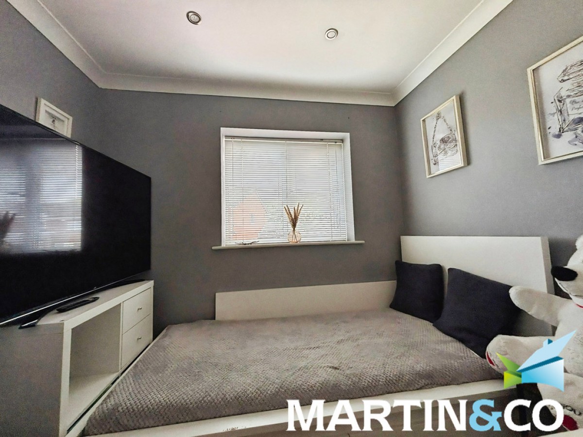 Heathfield Close, Tingley