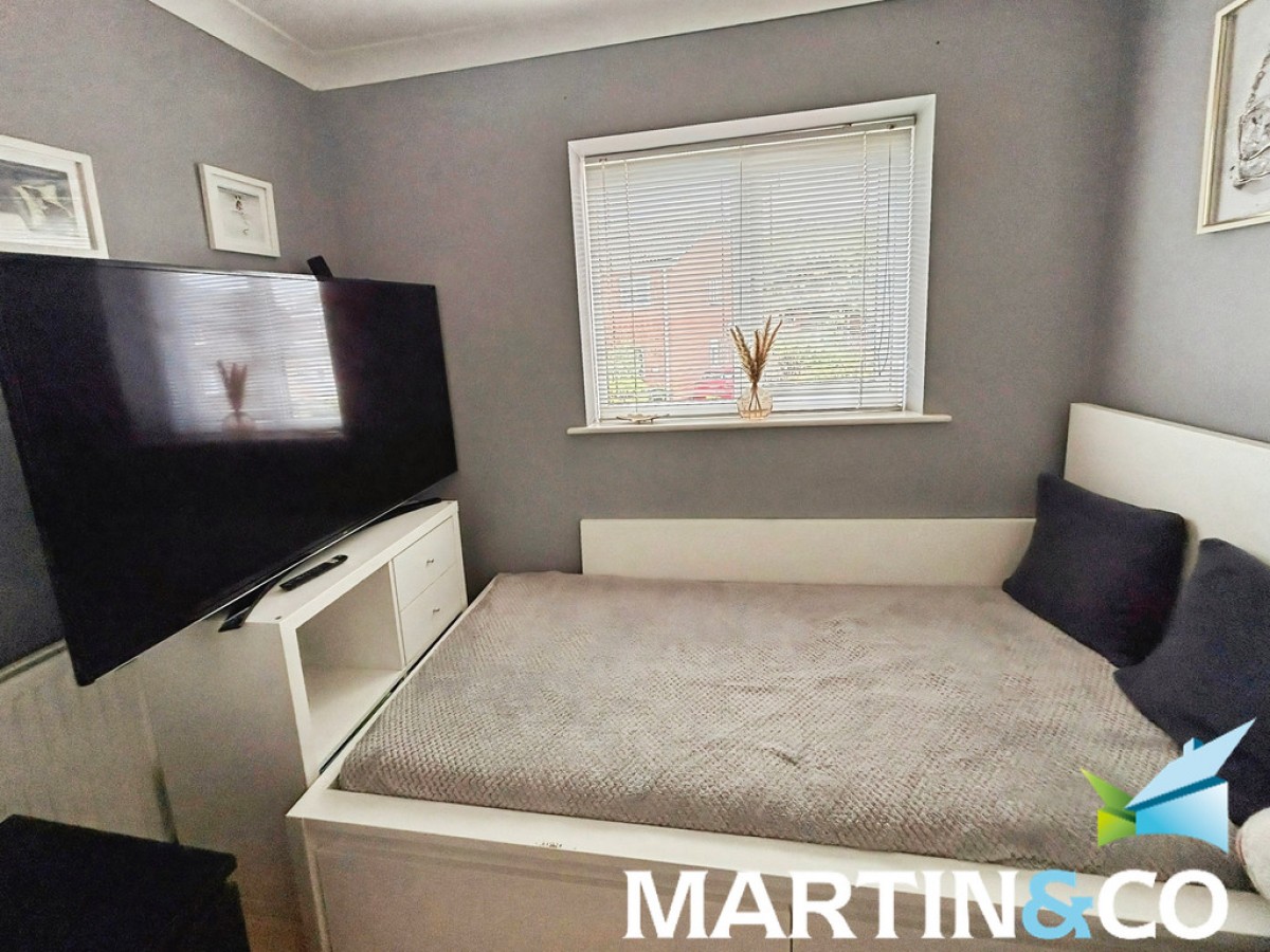 Heathfield Close, Tingley