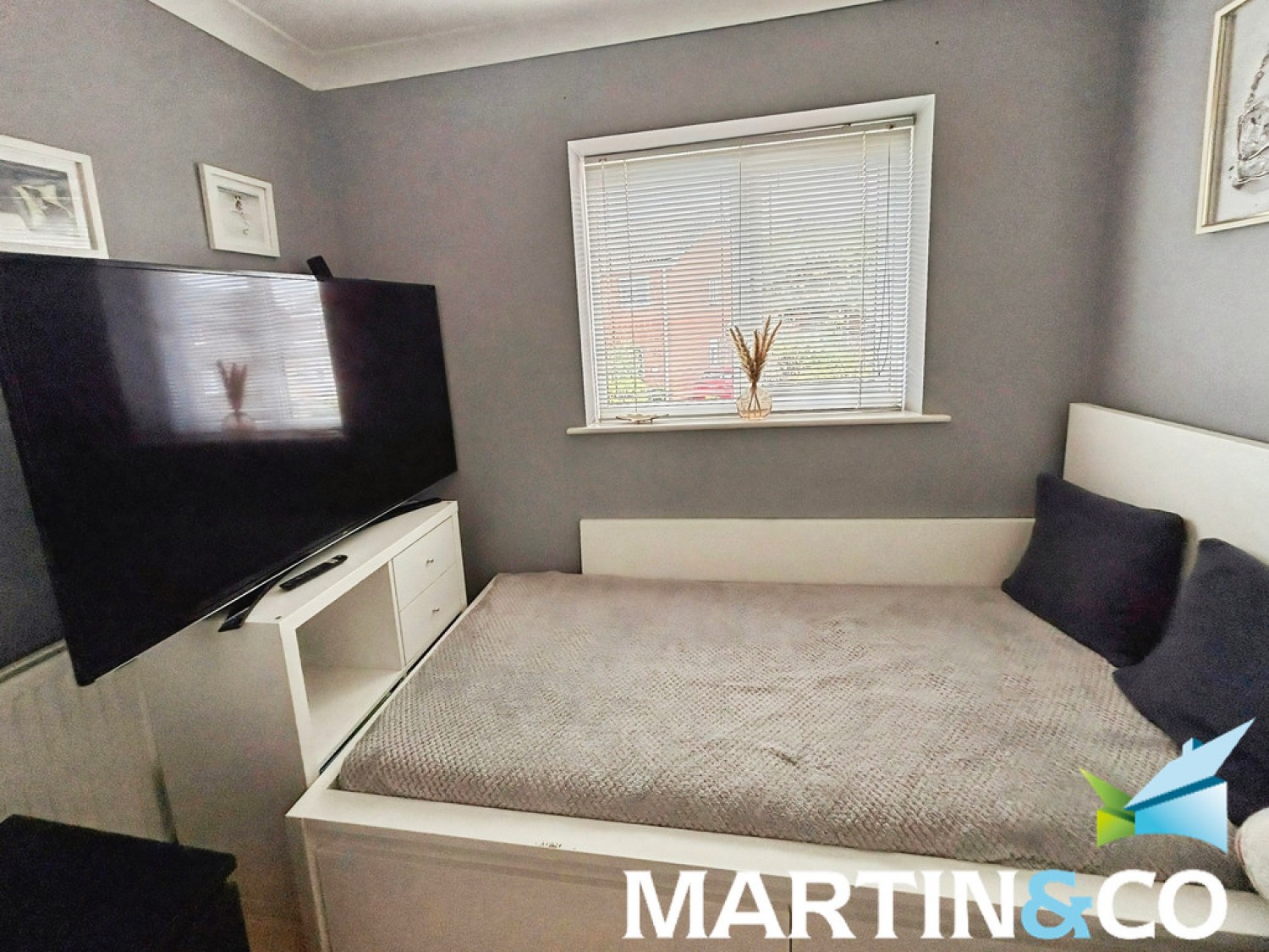 3 bedroom House for Letting Heathfield Close, Tingley
