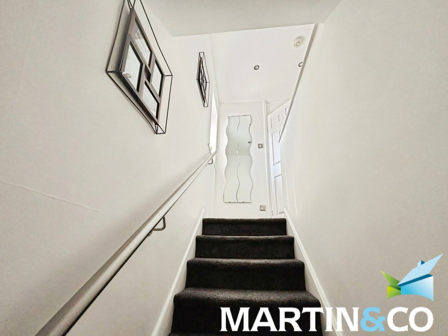 3 bedroom House for Letting Heathfield Close, Tingley