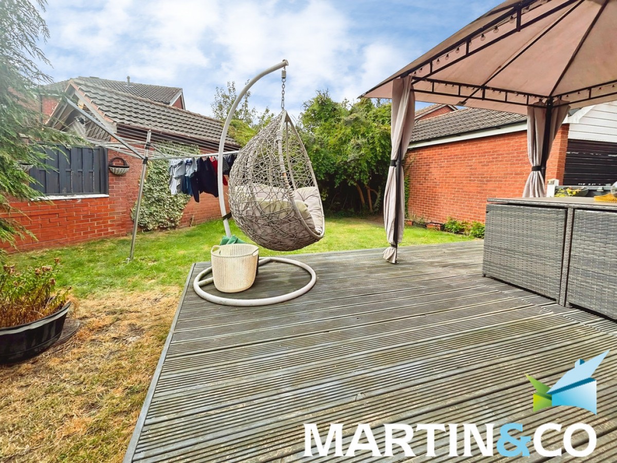 Heathfield Close, Tingley