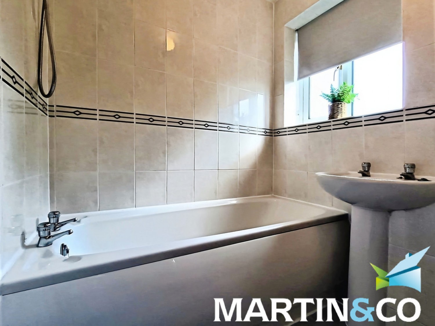 3 bedroom House for Letting Cliff Park Avenue, Wakefield