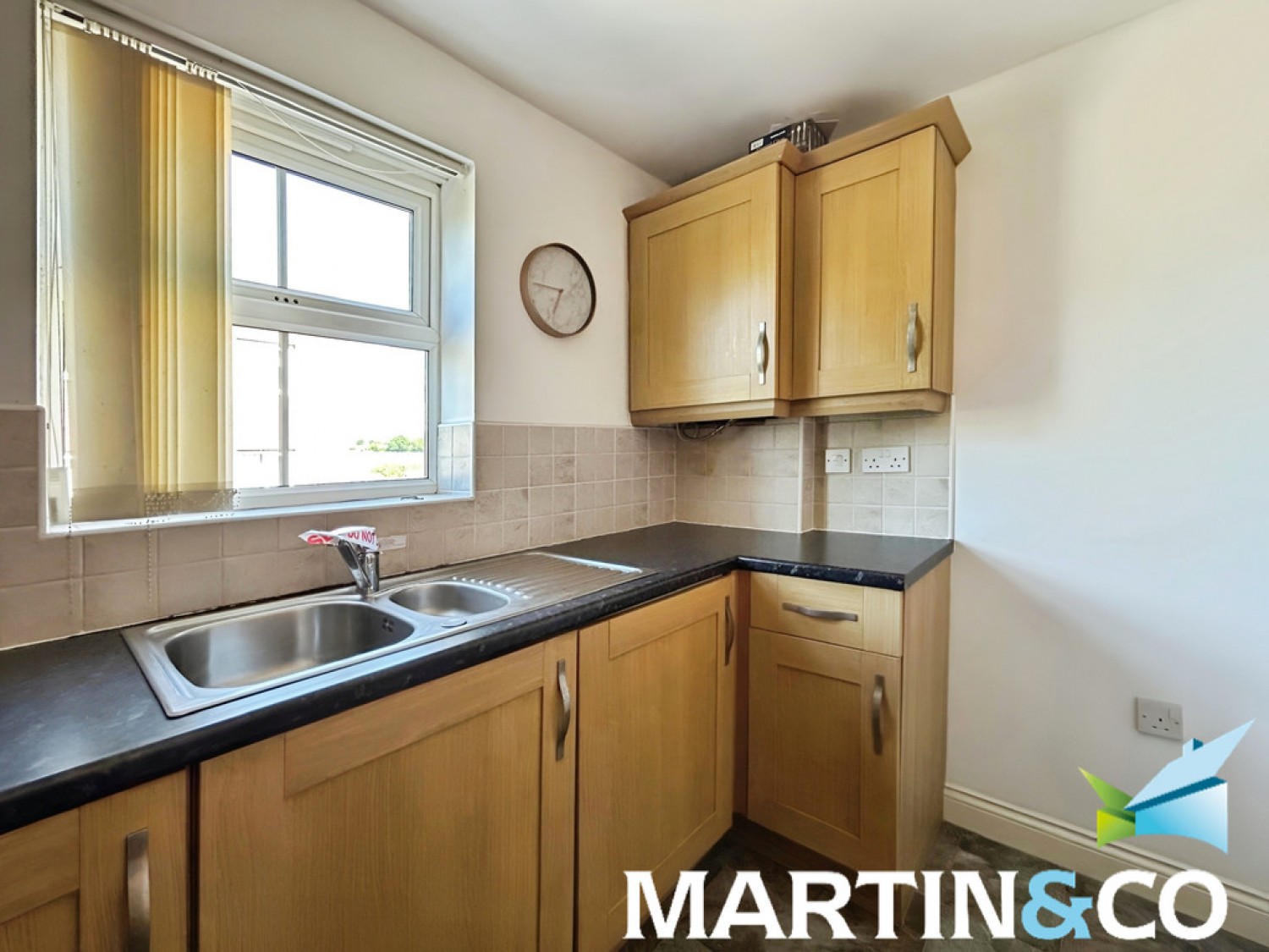 2 bedroom Flat for Sale East Ardsley, Wakefield, West Yorkshire