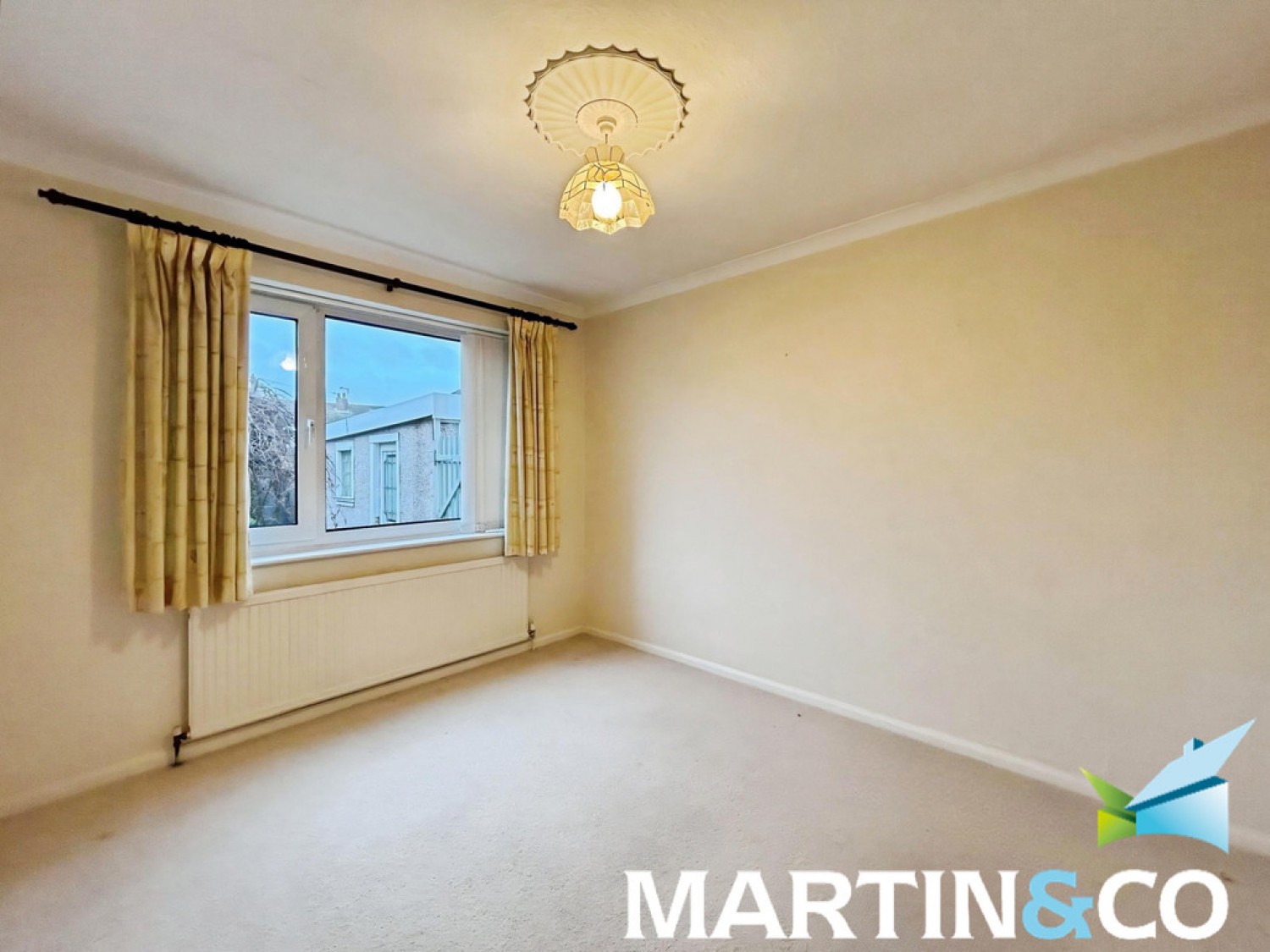 4 bedroom Bungalow in Ossett, Wakefield, West Yorkshire