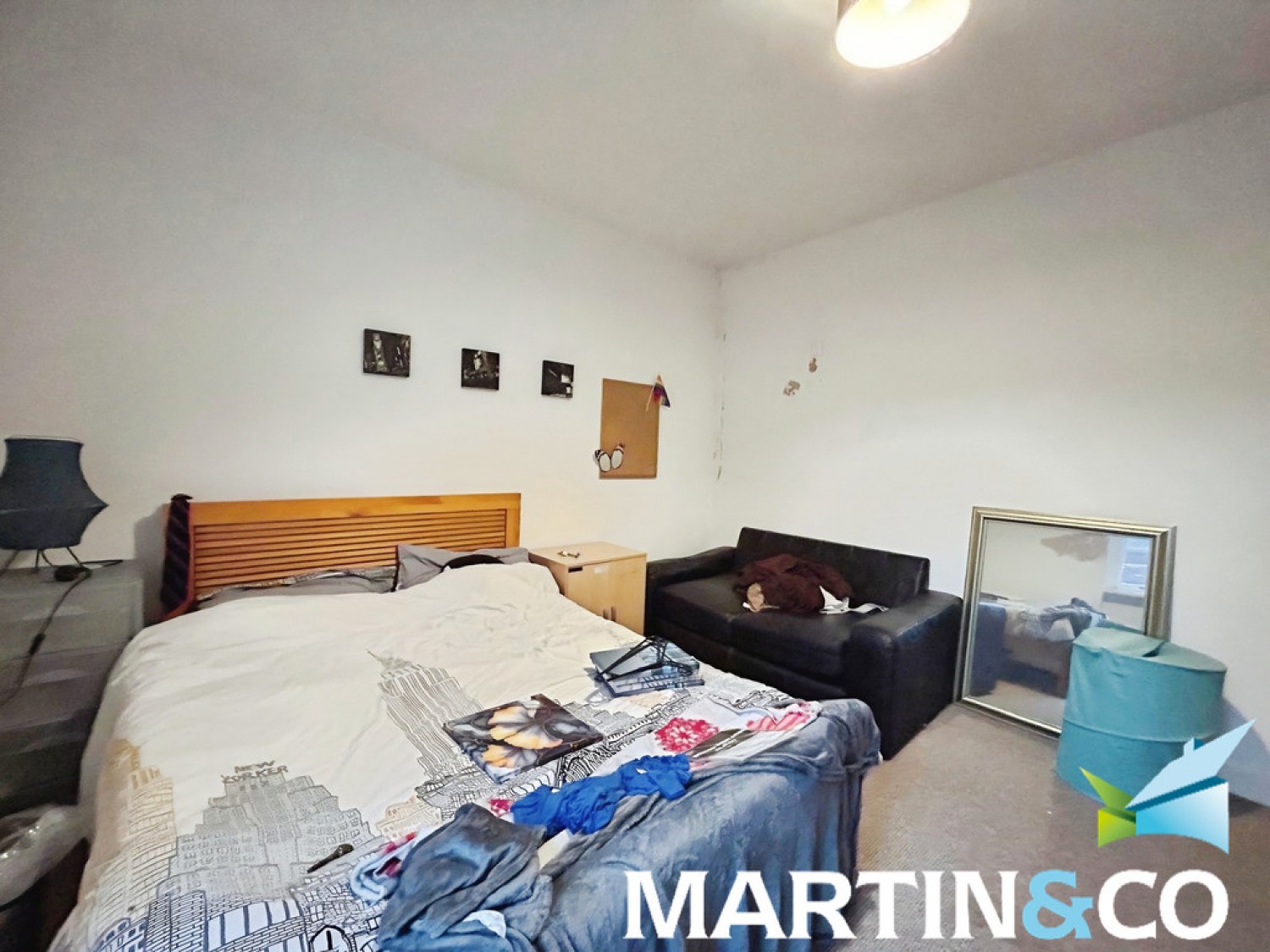 2 bedroom Flat in St Johns Square, Wakefield, West Yorkshire, United Kingdom