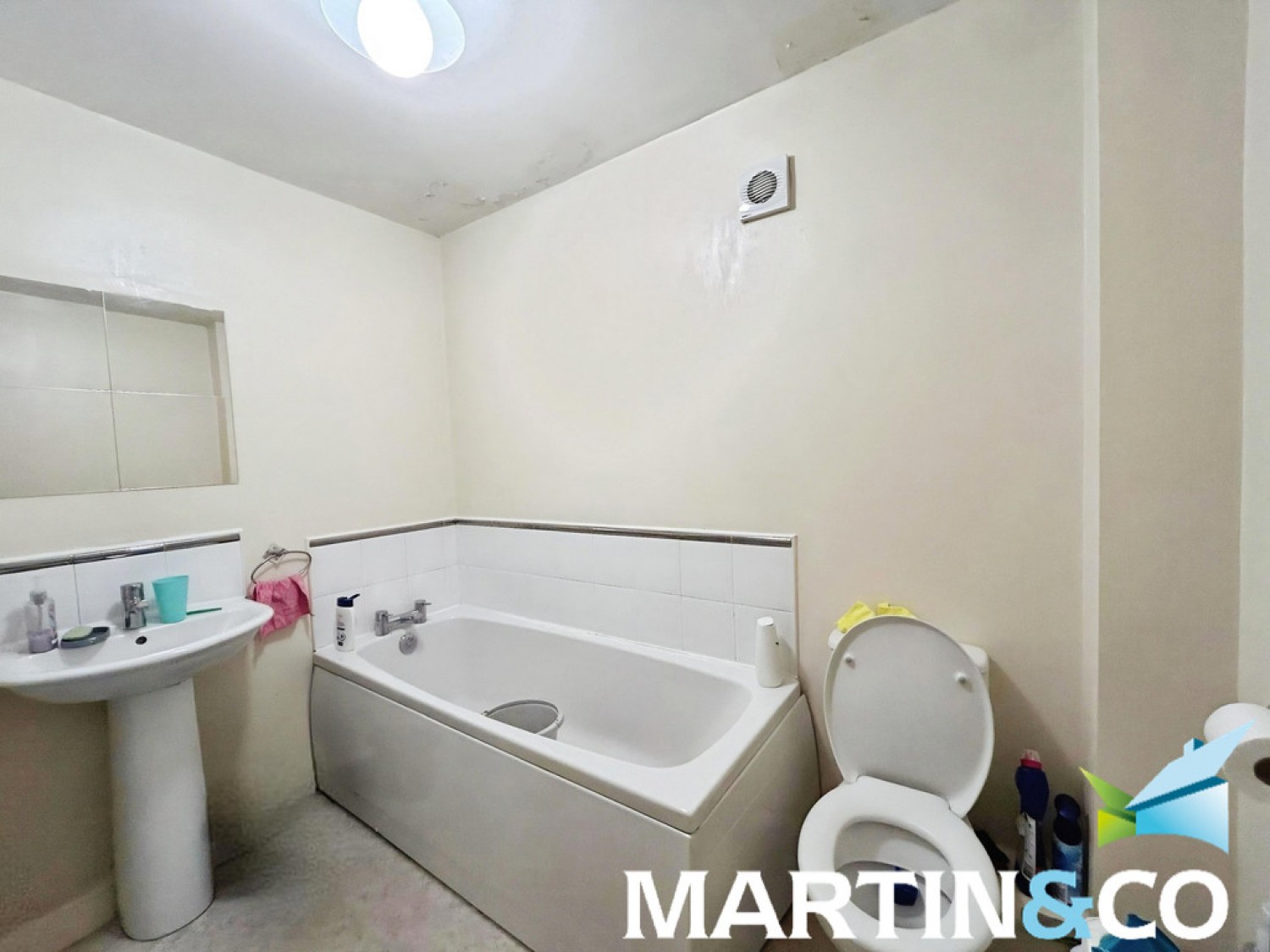 2 bedroom Flat for Sale Wakefield, West Yorkshire, United Kingdom