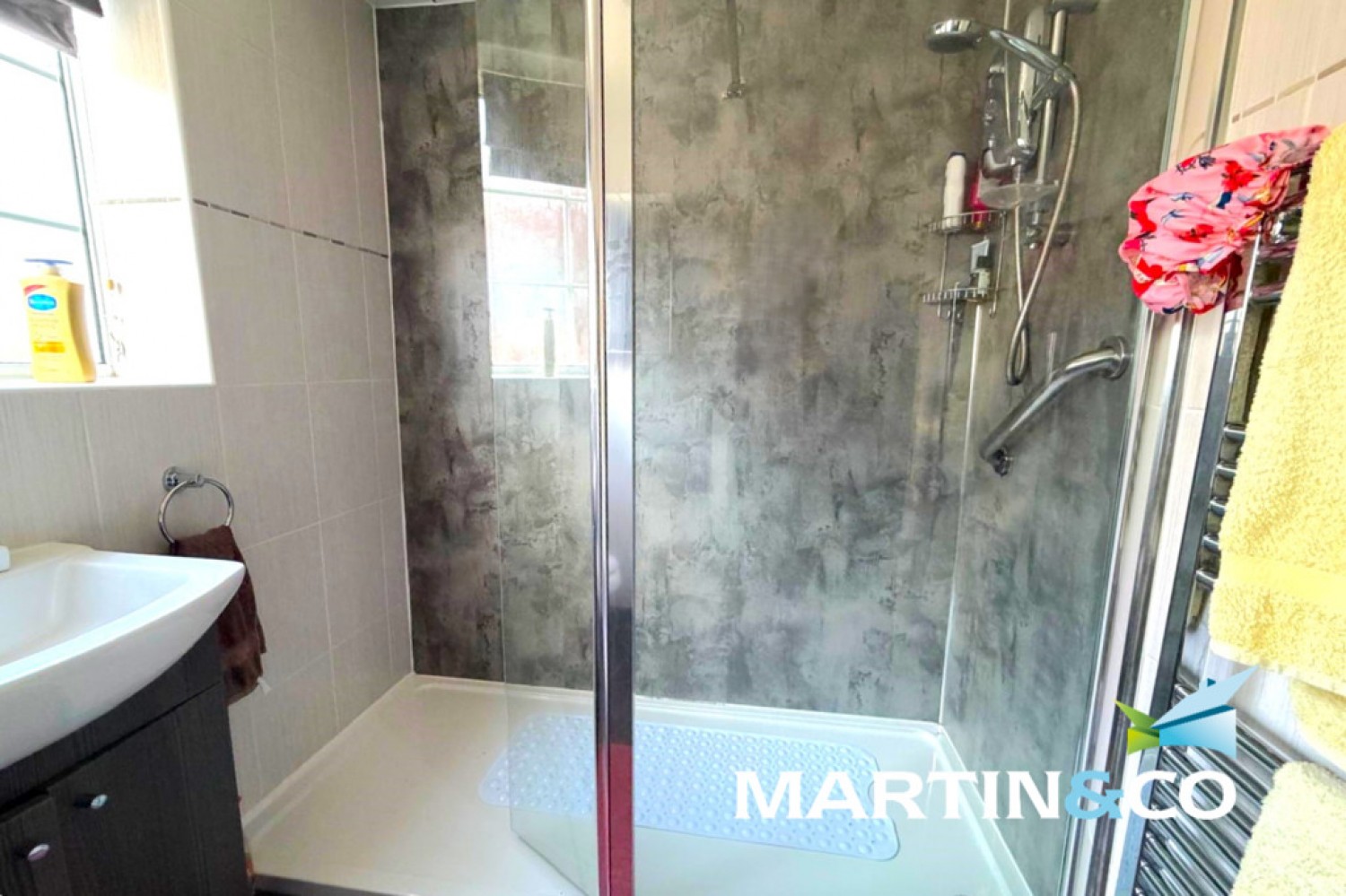 3 bedroom House for Sale Netherton, Wakefield, West Yorkshire