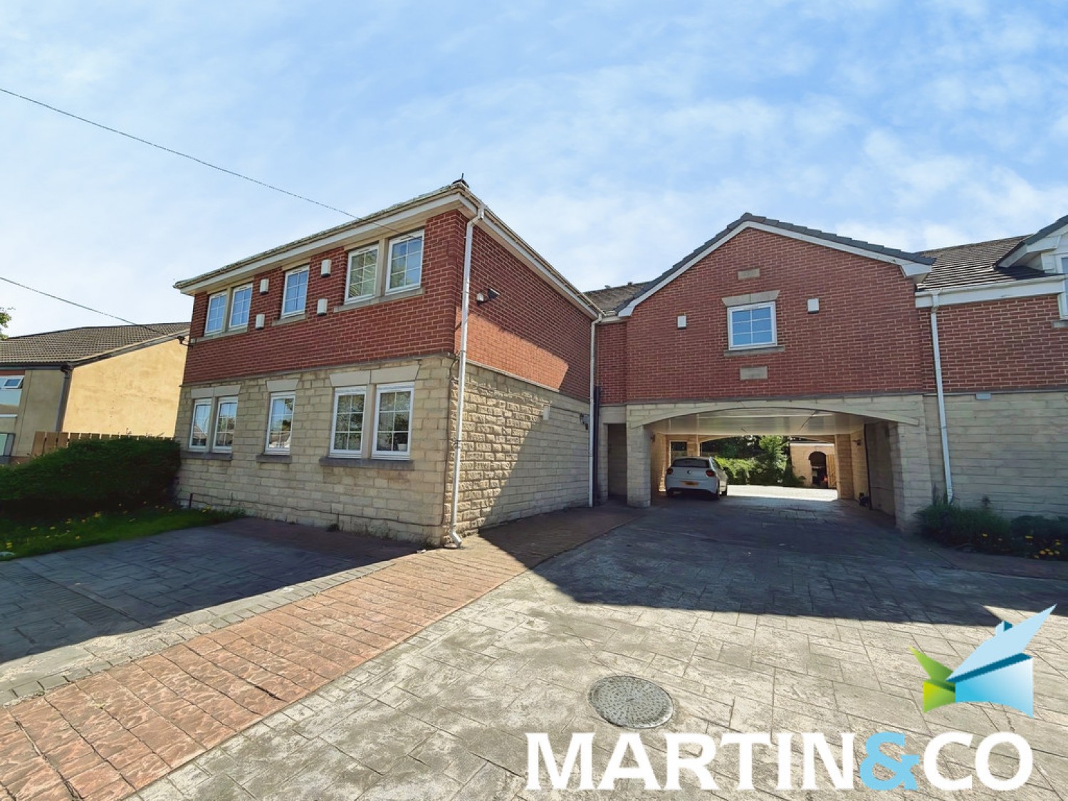 2 bedroom Flat for Auction Bradford Road, Tingley, Wakefield