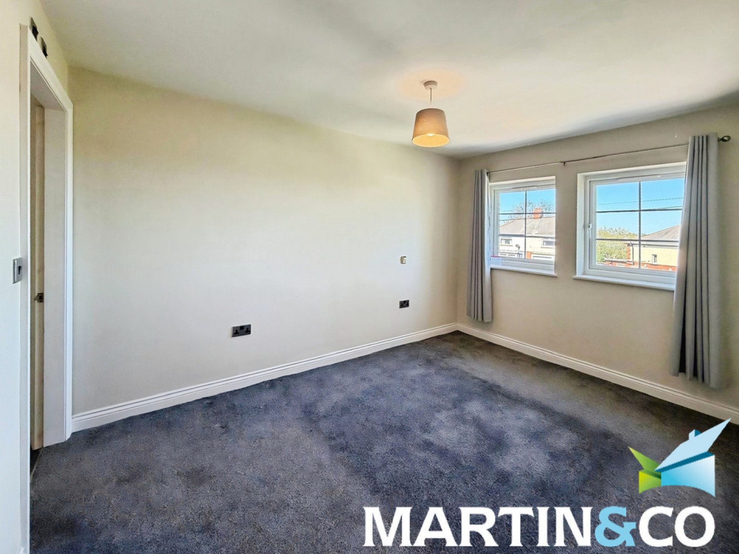 2 bedroom Flat for Auction Bradford Road, Tingley, Wakefield