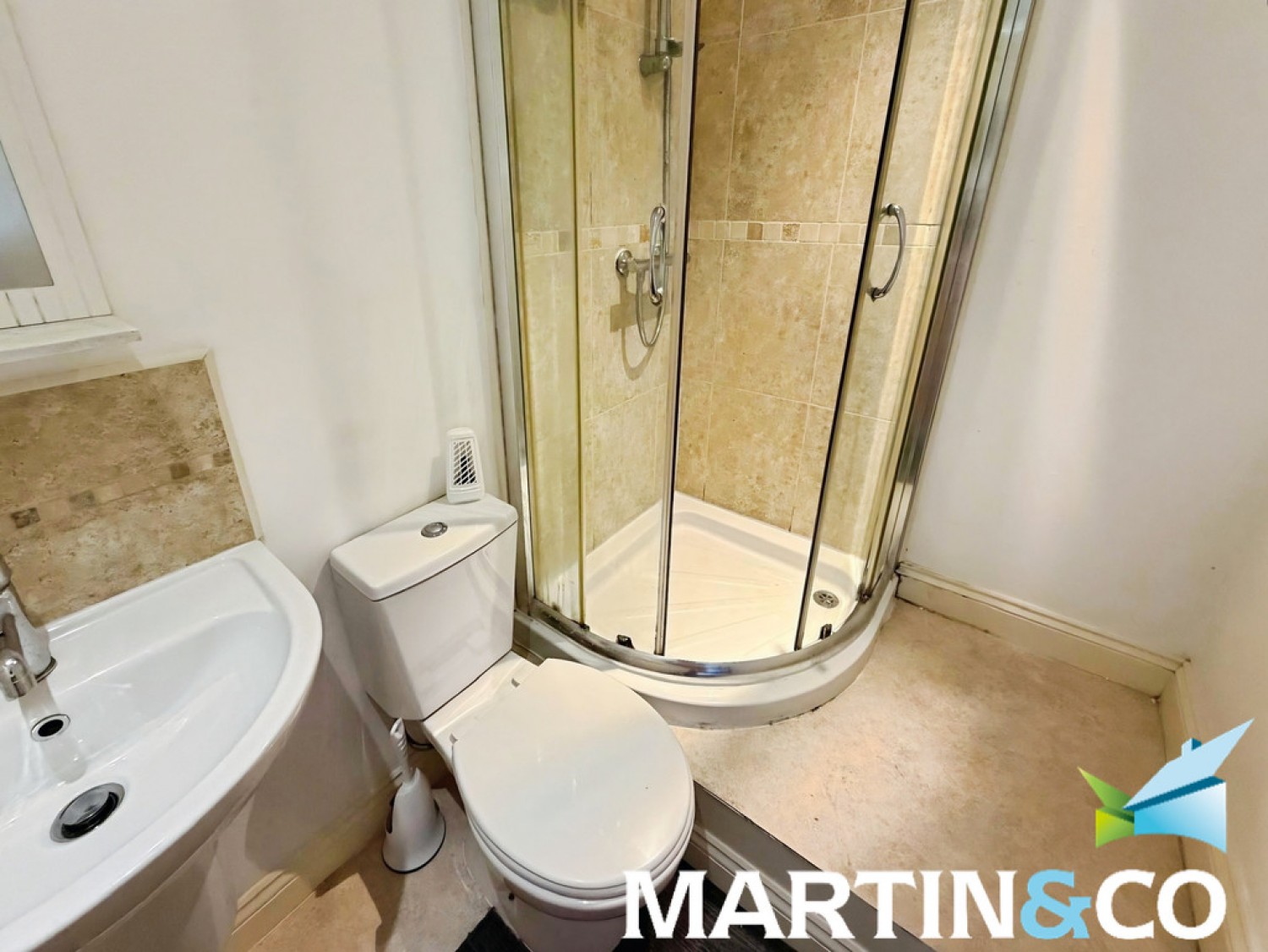 2 bedroom Flat for Auction Bradford Road, Tingley, Wakefield