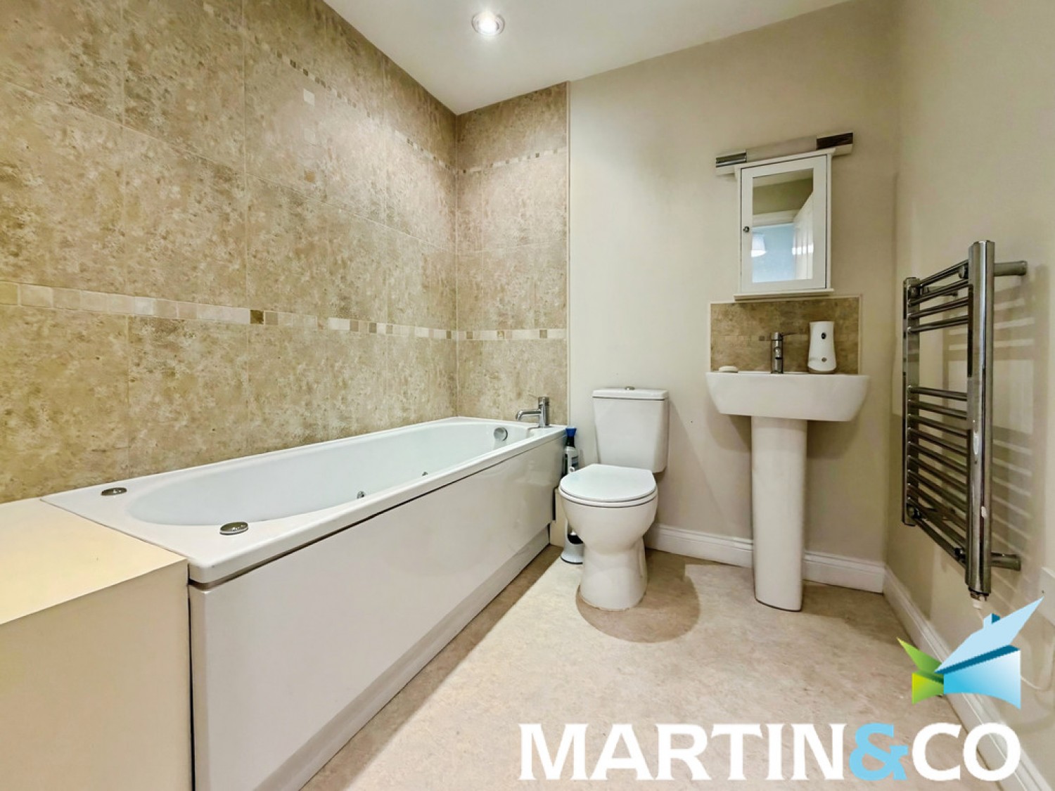 2 bedroom Flat for Auction Bradford Road, Tingley, Wakefield