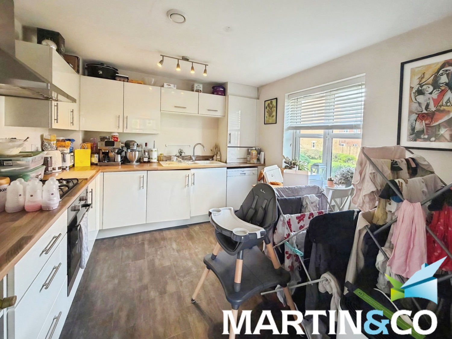 2 bedroom Flat for Sale East Ardsley, Wakefield, West Yorkshire