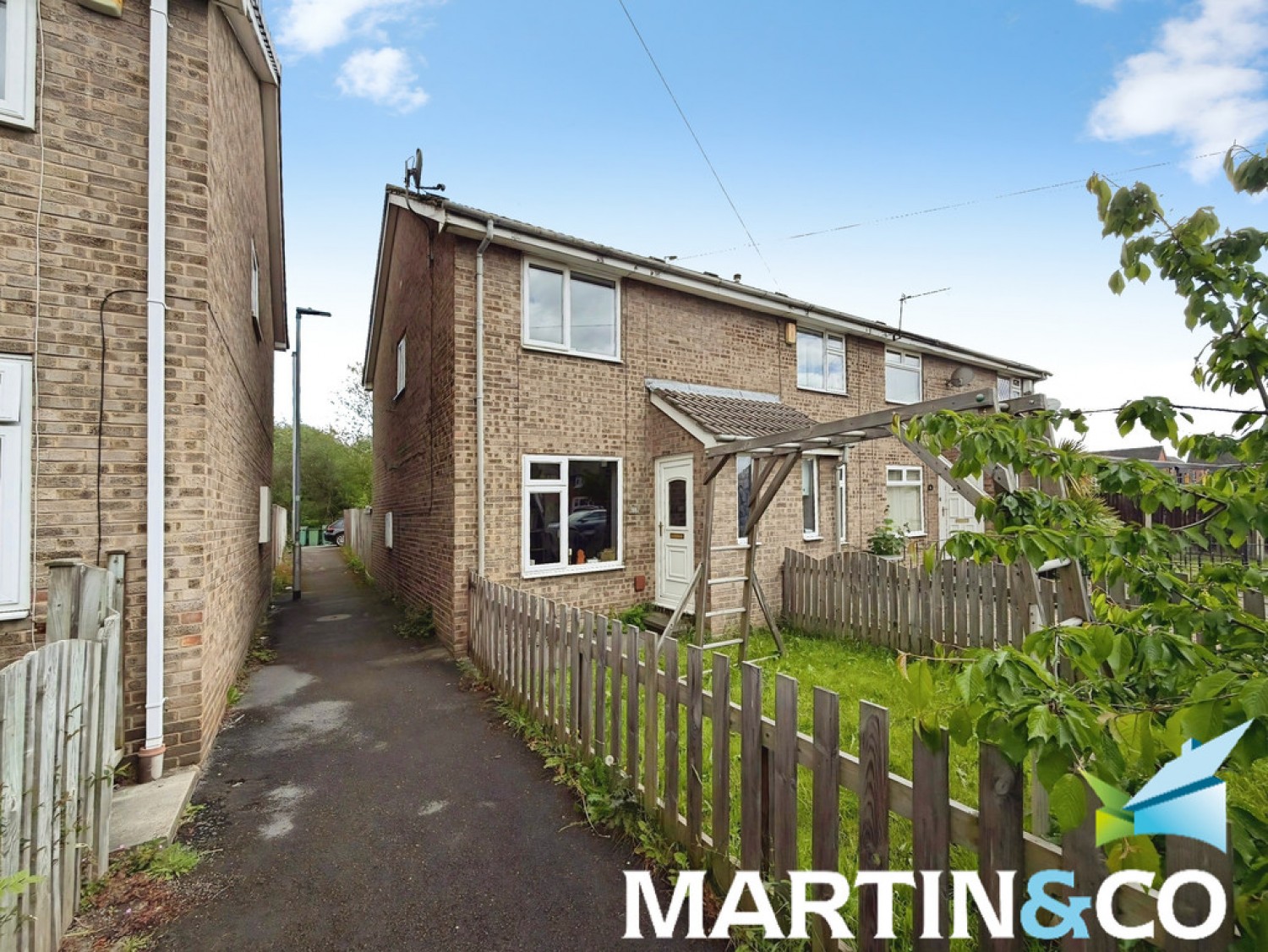 2 bedroom House for Sale Wakefield