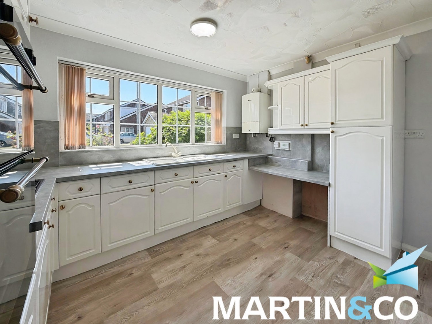 2 bedroom Bungalow for Sale Ossett, Wakefield, West Yorkshire