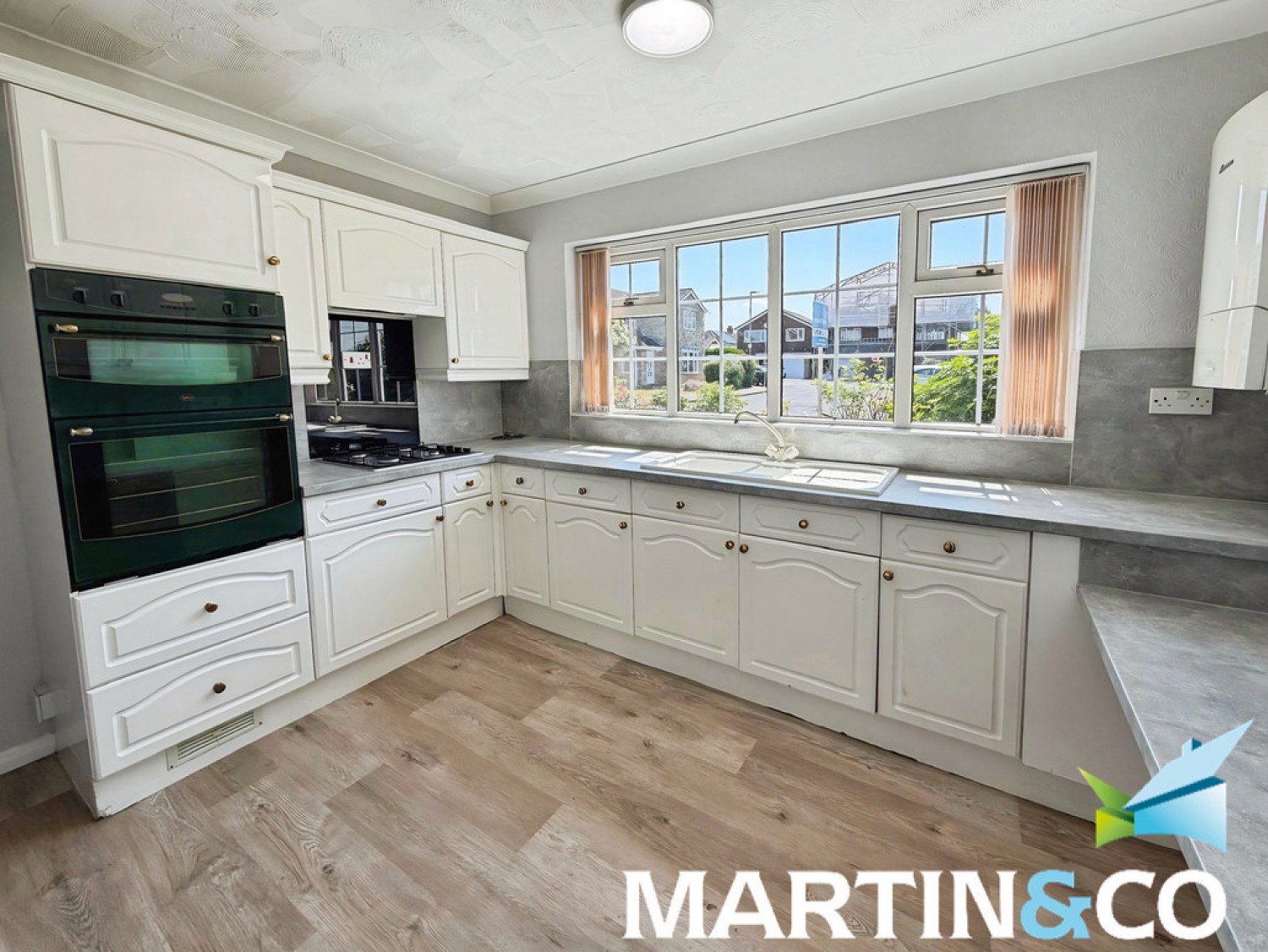 2 bedroom Bungalow for Sale Ossett, Wakefield, West Yorkshire