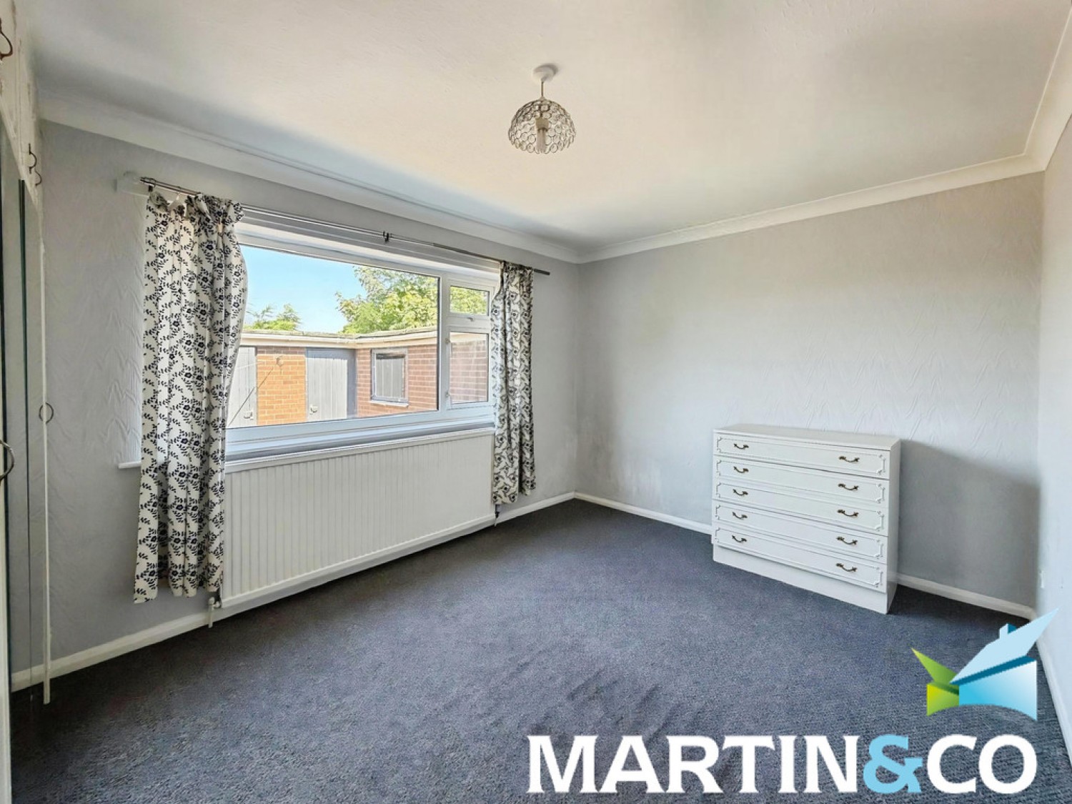 2 bedroom Bungalow for Sale Ossett, Wakefield, West Yorkshire
