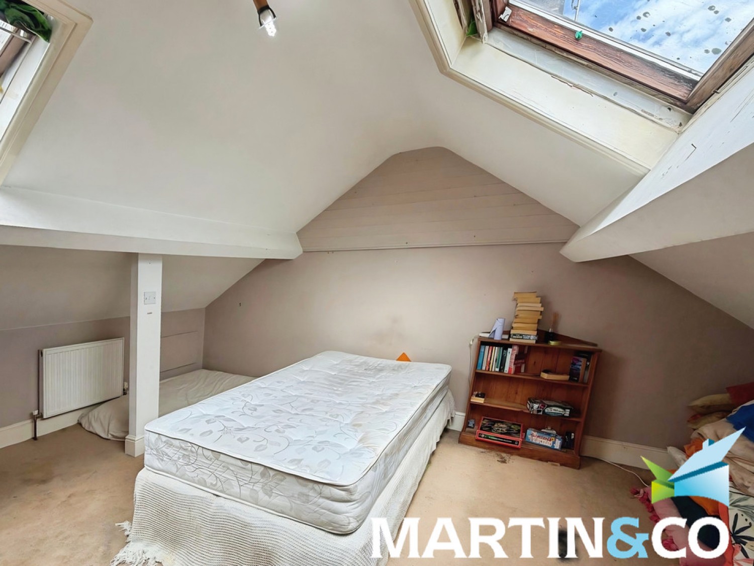 3 bedroom House for Sale Kirkhamgate, Wakefield, West Yorkshire
