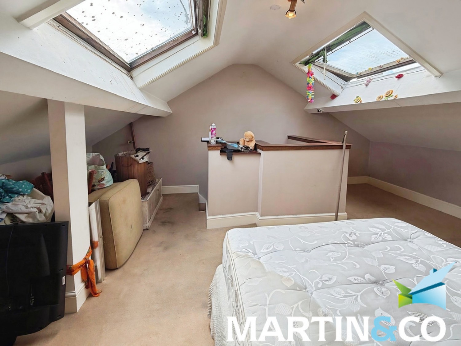 3 bedroom House for Sale Kirkhamgate, Wakefield, West Yorkshire