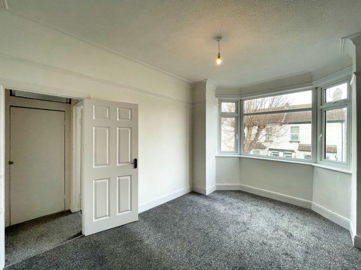 2 bedroom Flat for Letting Maldon Road, Southend