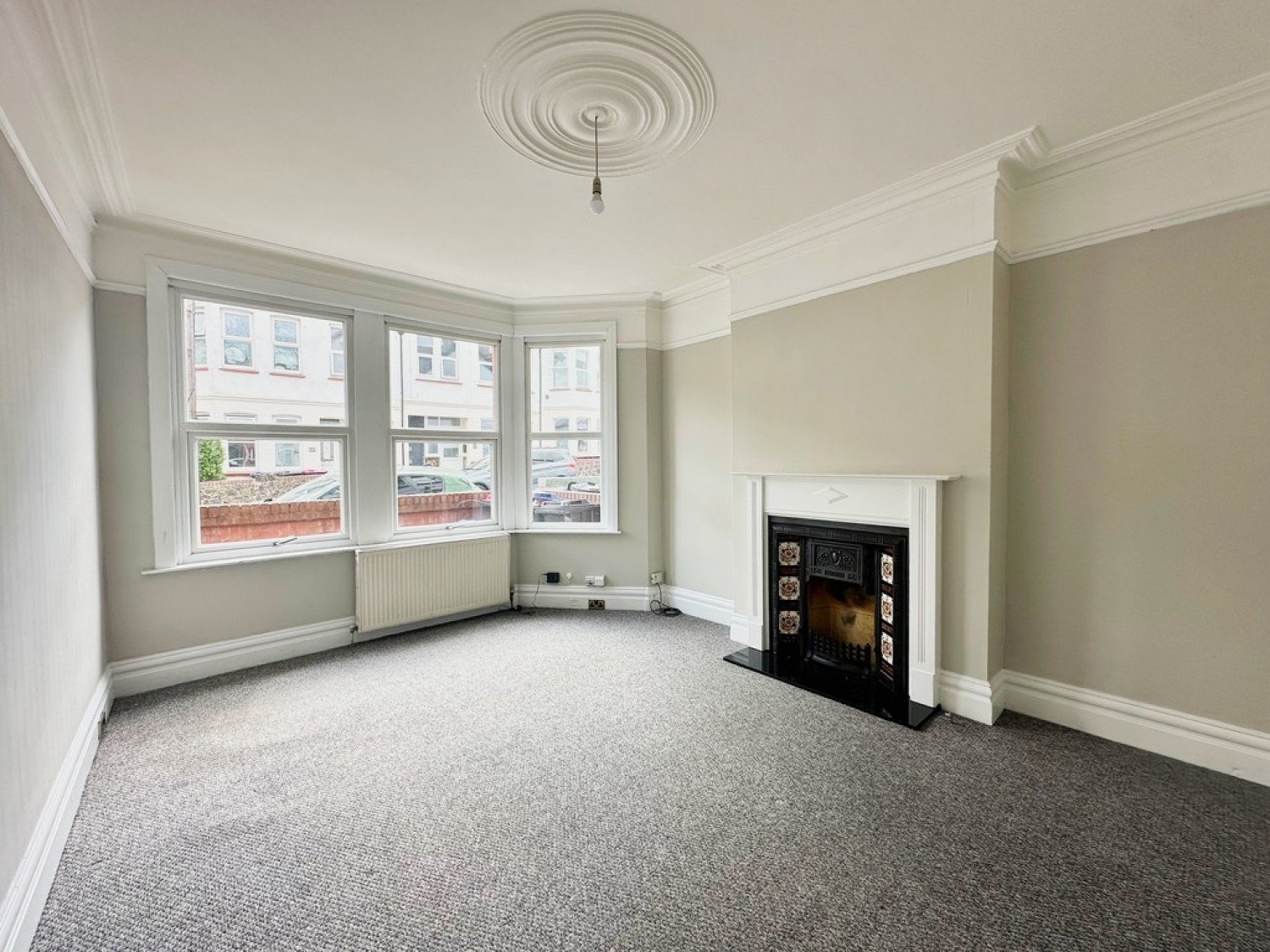 3 bedroom House for Letting Tintern Avenue,Westcliff on sea