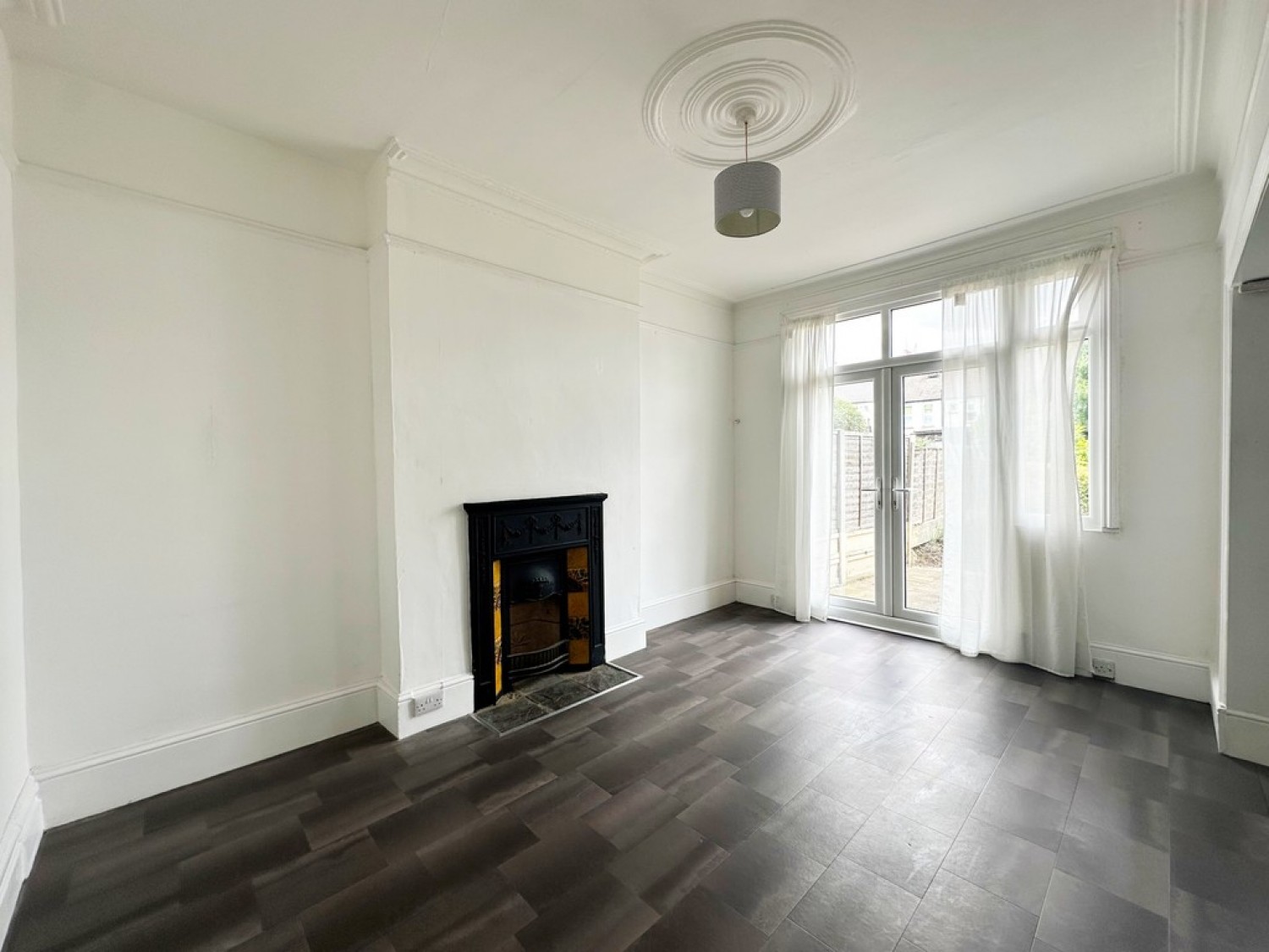 3 bedroom House for Letting Tintern Avenue,Westcliff on sea