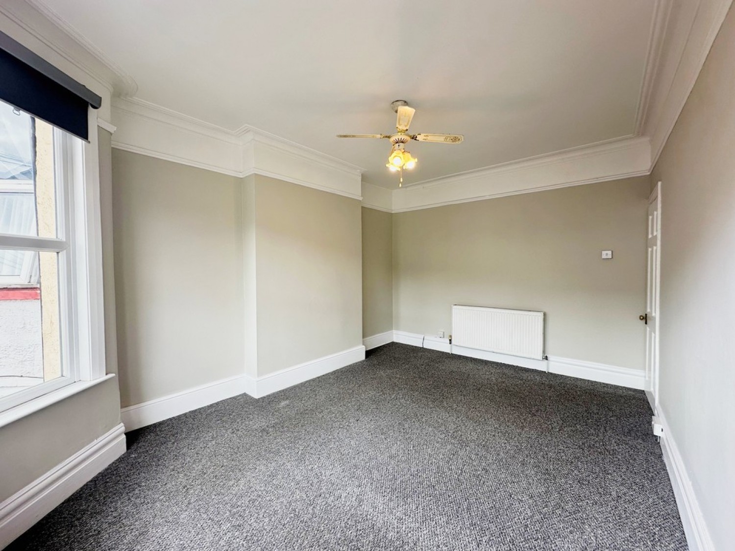 3 bedroom House for Letting Tintern Avenue,Westcliff on sea